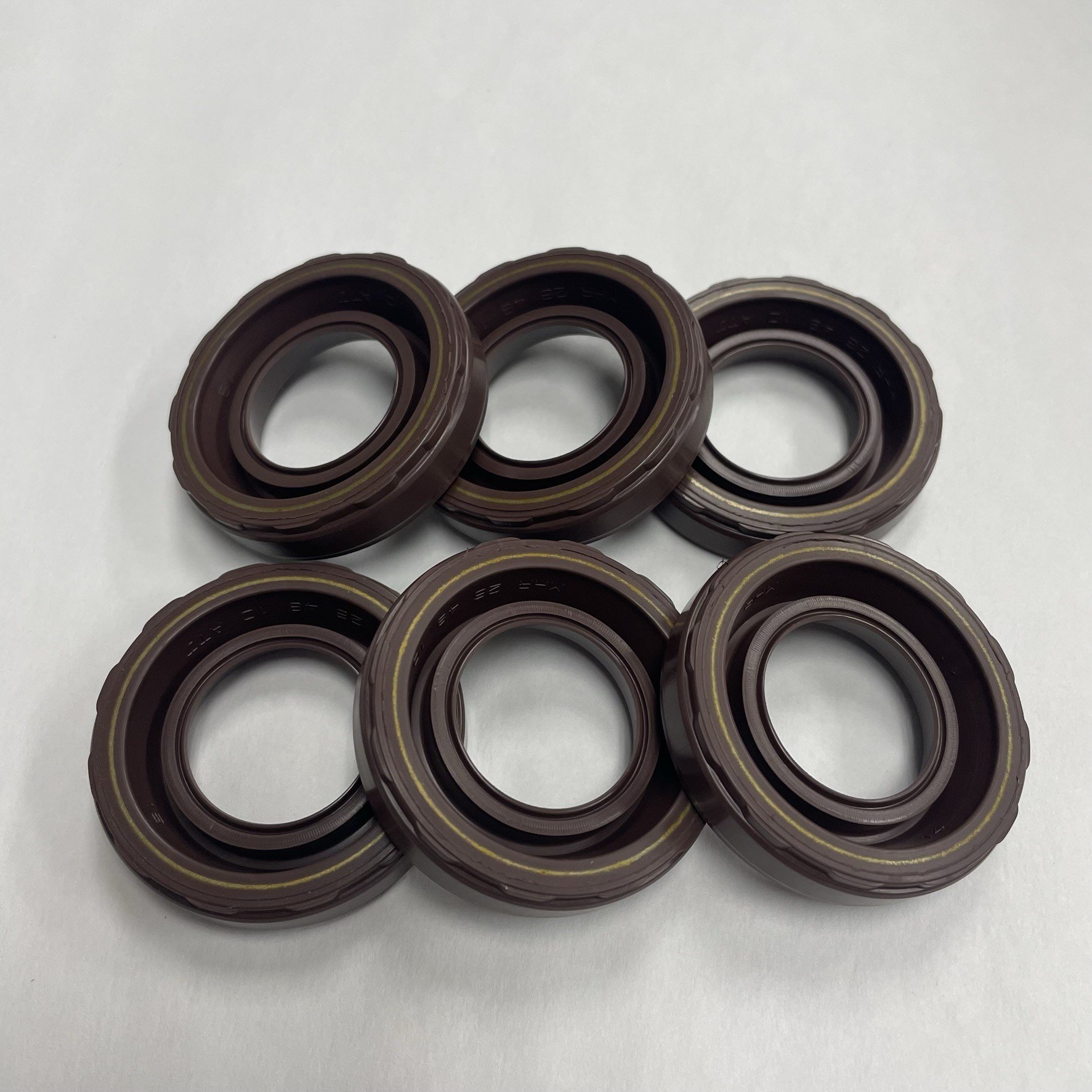 Hot Selling Auto Engine Parts ACM Material Spark Plug Automobile Oil Seal for Toyota