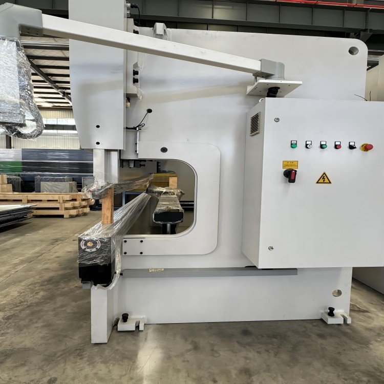 High Precision CNC Hydraulic Press Brake PDS 110/3100 Made in China Automatic Synchronized Machine Electrical Cabinet