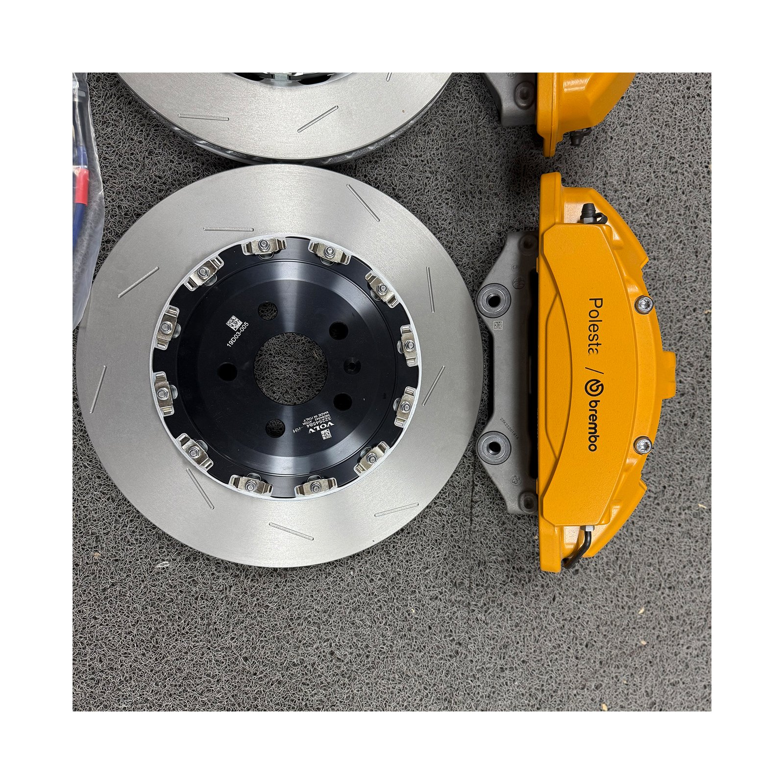 Brembo Four Piston With 362 Disc Rear Brembo F40 and Electronic Calipers Suitable for Volvo S60 XC90 V60 XC60 19 Inch Wheels