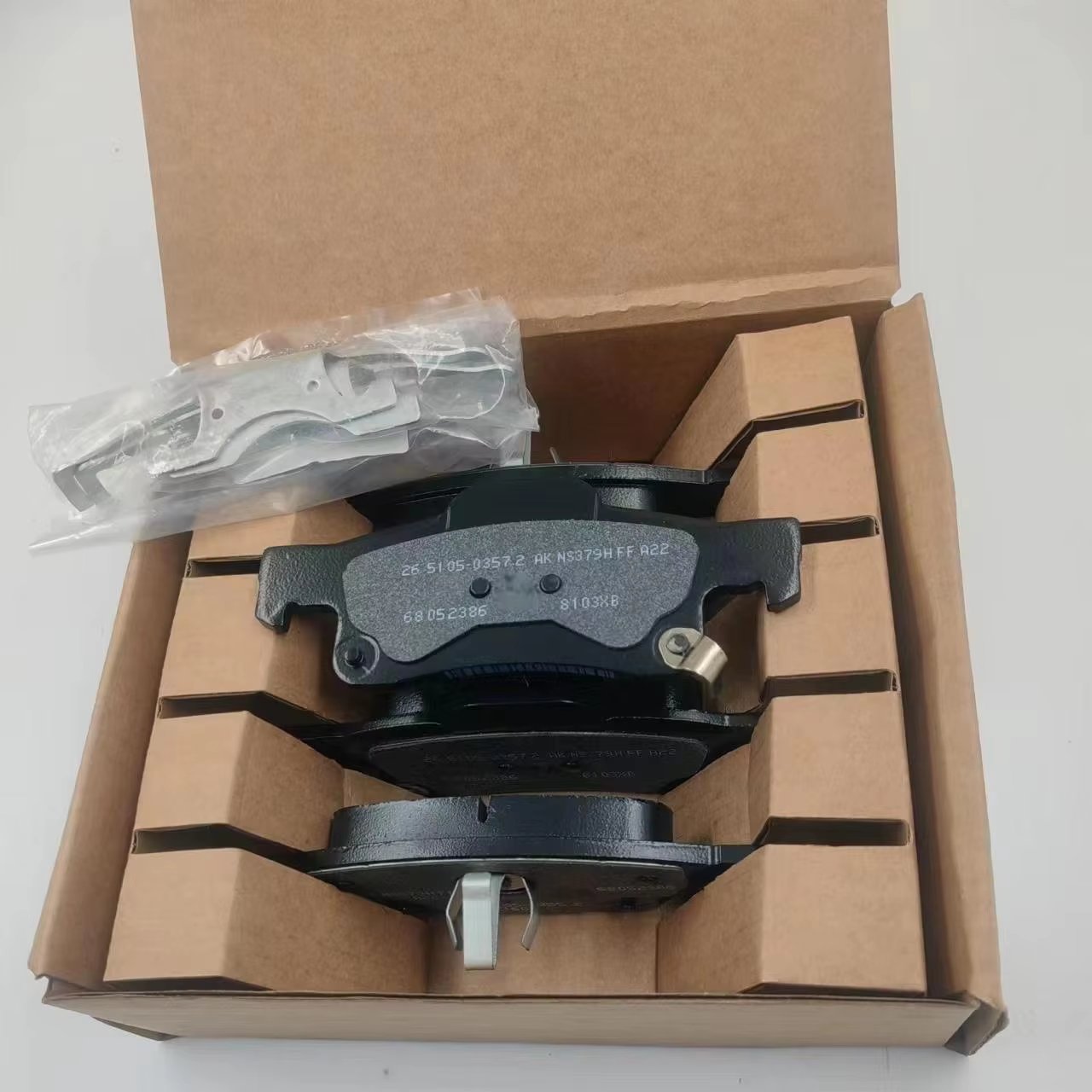68052386AA Brake Pads Auto Parts 68052386AB Car Brake Discs Brake Pads Ceramic Spare Parts 68052386AD 68052386AC for Dodge
