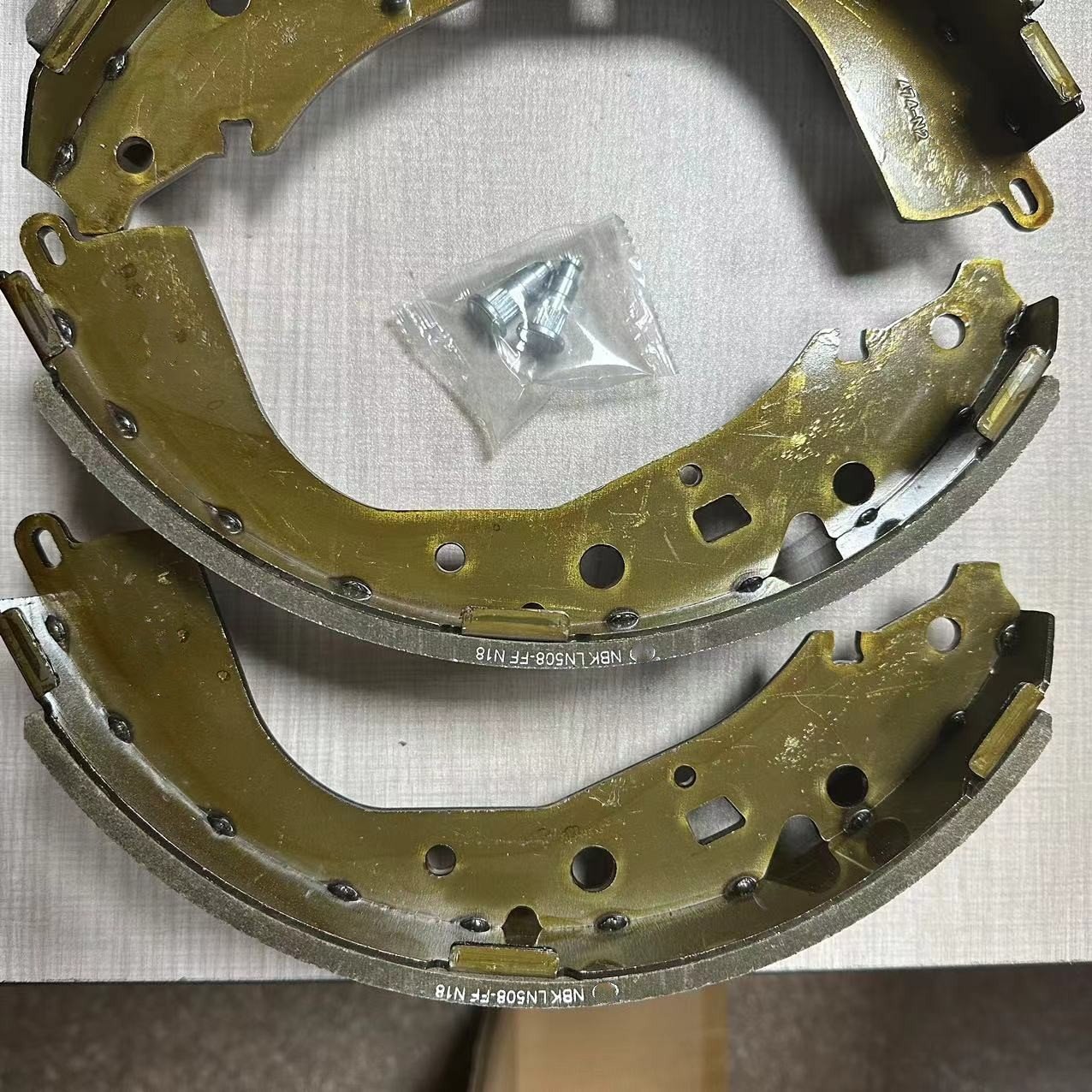 For Land Cruiser PICK up 79 75 76 Car Parts Rear Brake Shoe 04495-60080