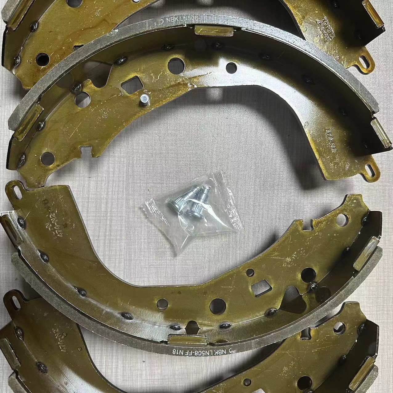 For Land Cruiser PICK up 79 75 76 Car Parts Rear Brake Shoe 04495-60080