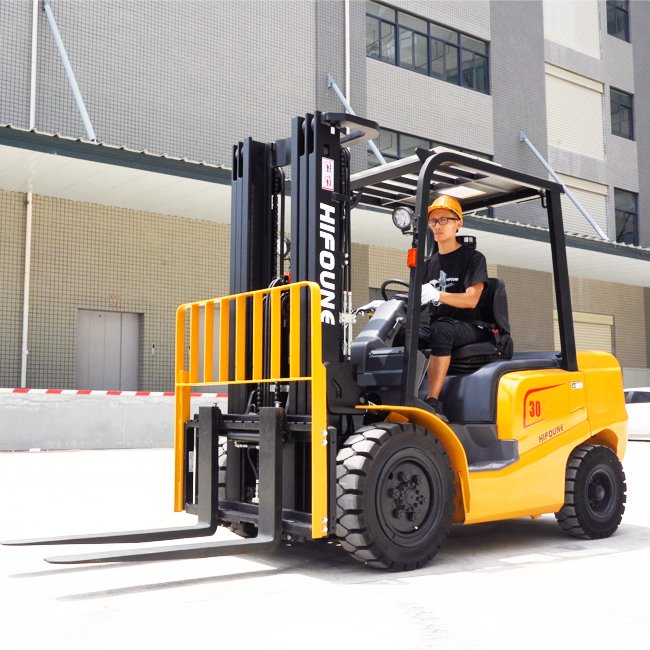 Chinese Supplier Hifoune Isuzu C240 Japan Engine Cheap Factory Price 3000kg diesel Forklift Chariot with Solid Tires
