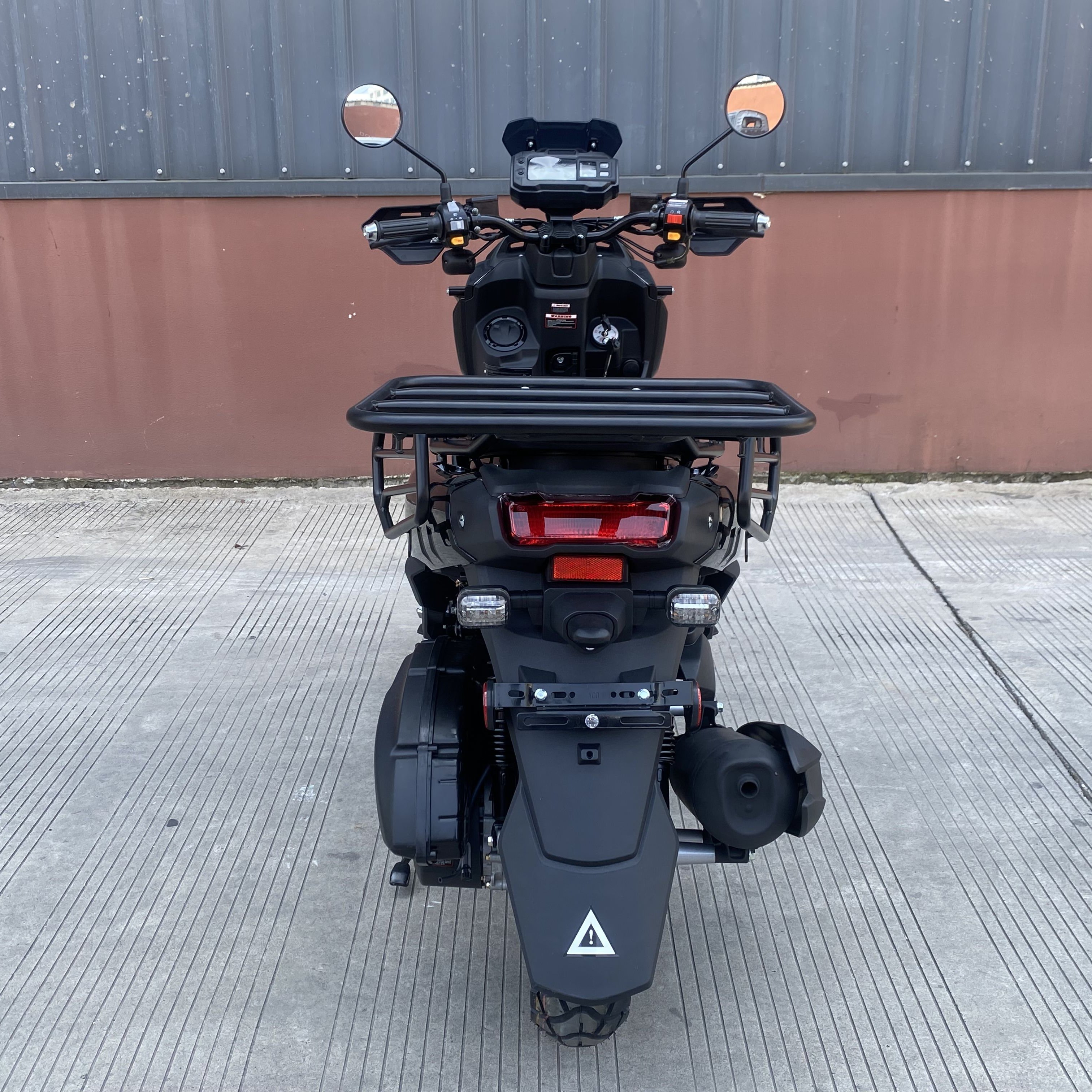 EPA DOT Certified TANK 150CC& 200CC Gasoline Motor Air Cooled Engine EFI Max Speed 95kmh Front Rear Disc Brake Adult Gas Scooter