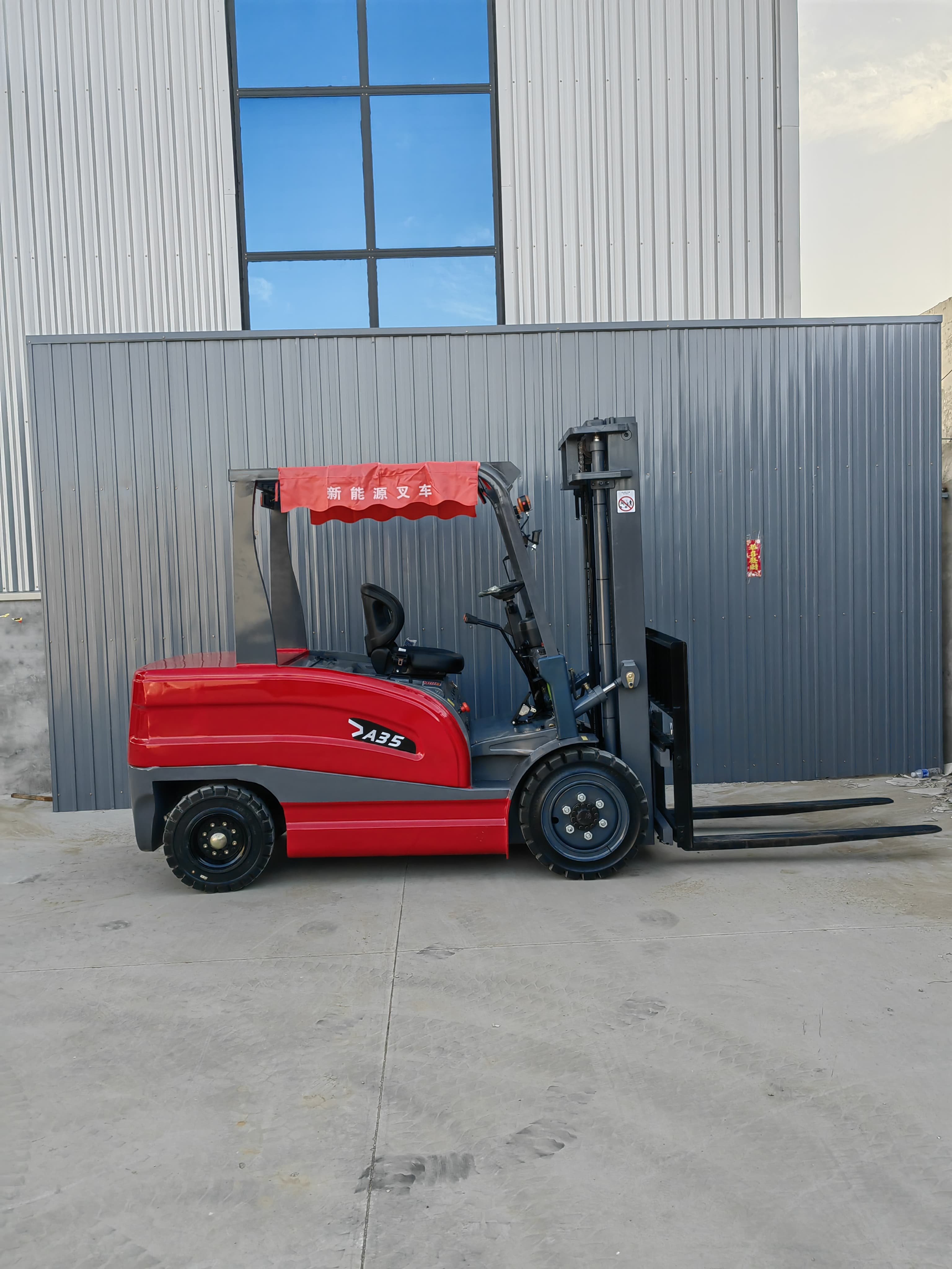 Fast Delivery 60V Battery Small Forklift Price Electric Stacker With Side Shift 1t2t3t3.5t Electric Forklift