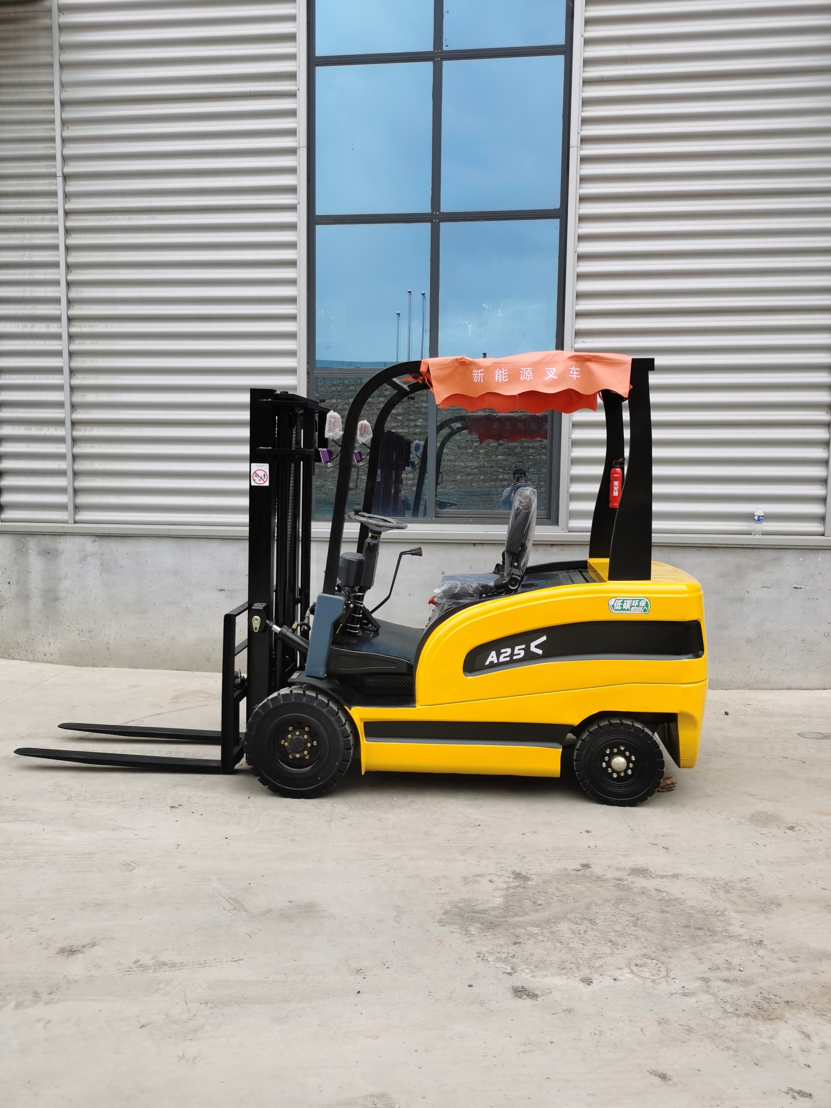 Fast Delivery 60V Battery Small Forklift Price Electric Stacker With Side Shift 1t2t3t3.5t Electric Forklift