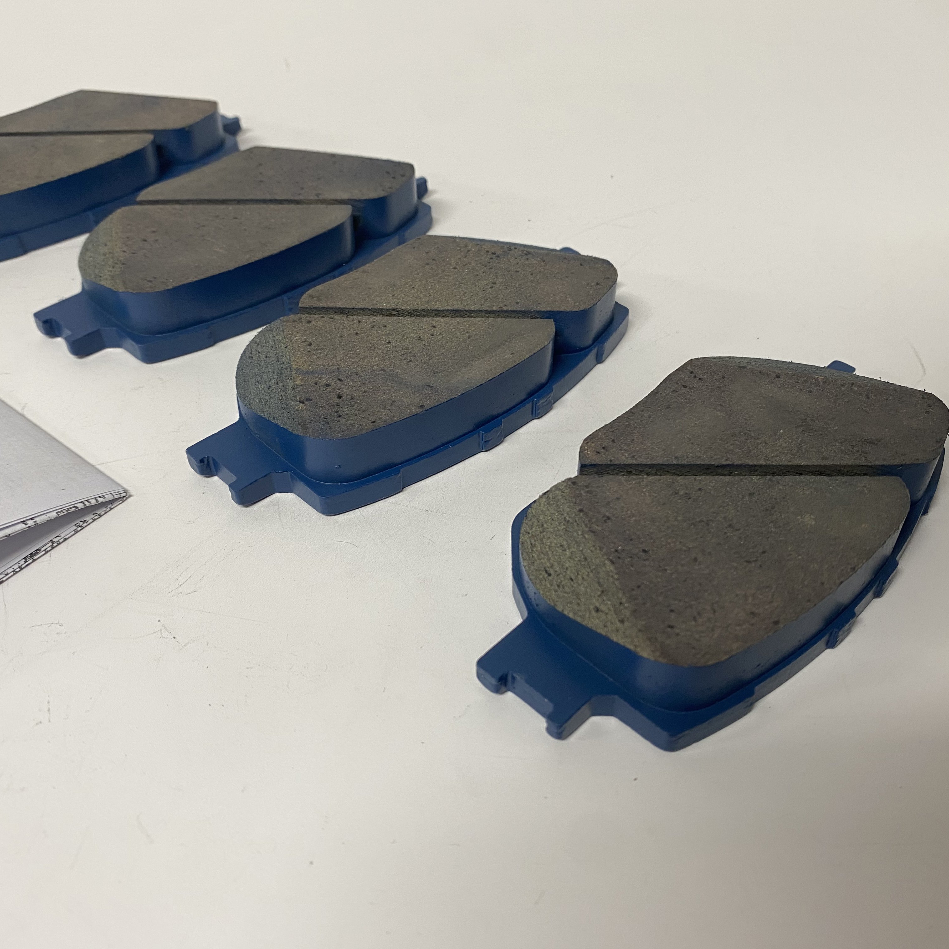 04465-30330 Front Brake Pad for Toyota Crown REIZ Lexus IS250 IS300 D1733 0446530330