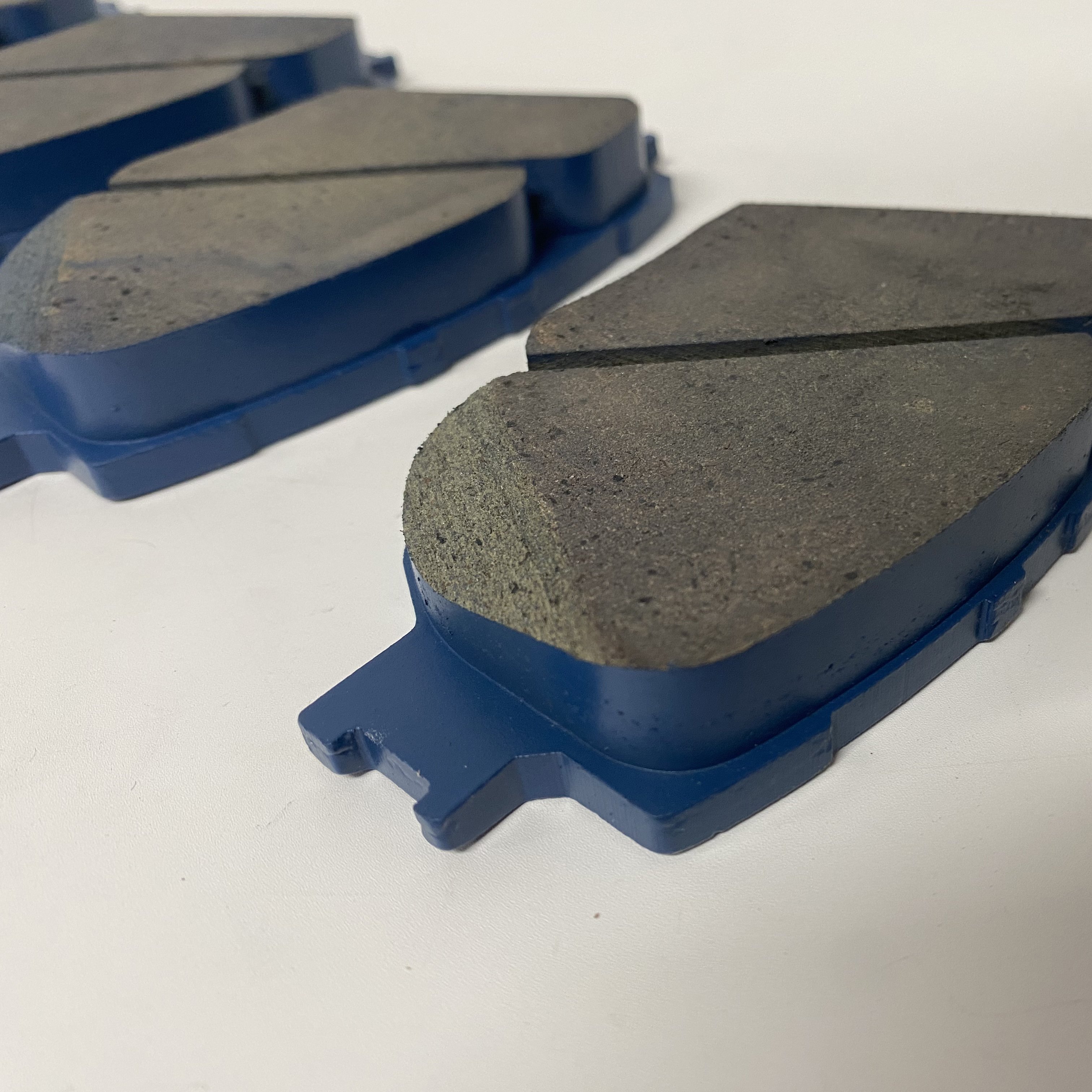 04465-30330 Front Brake Pad for Toyota Crown REIZ Lexus IS250 IS300 D1733 0446530330