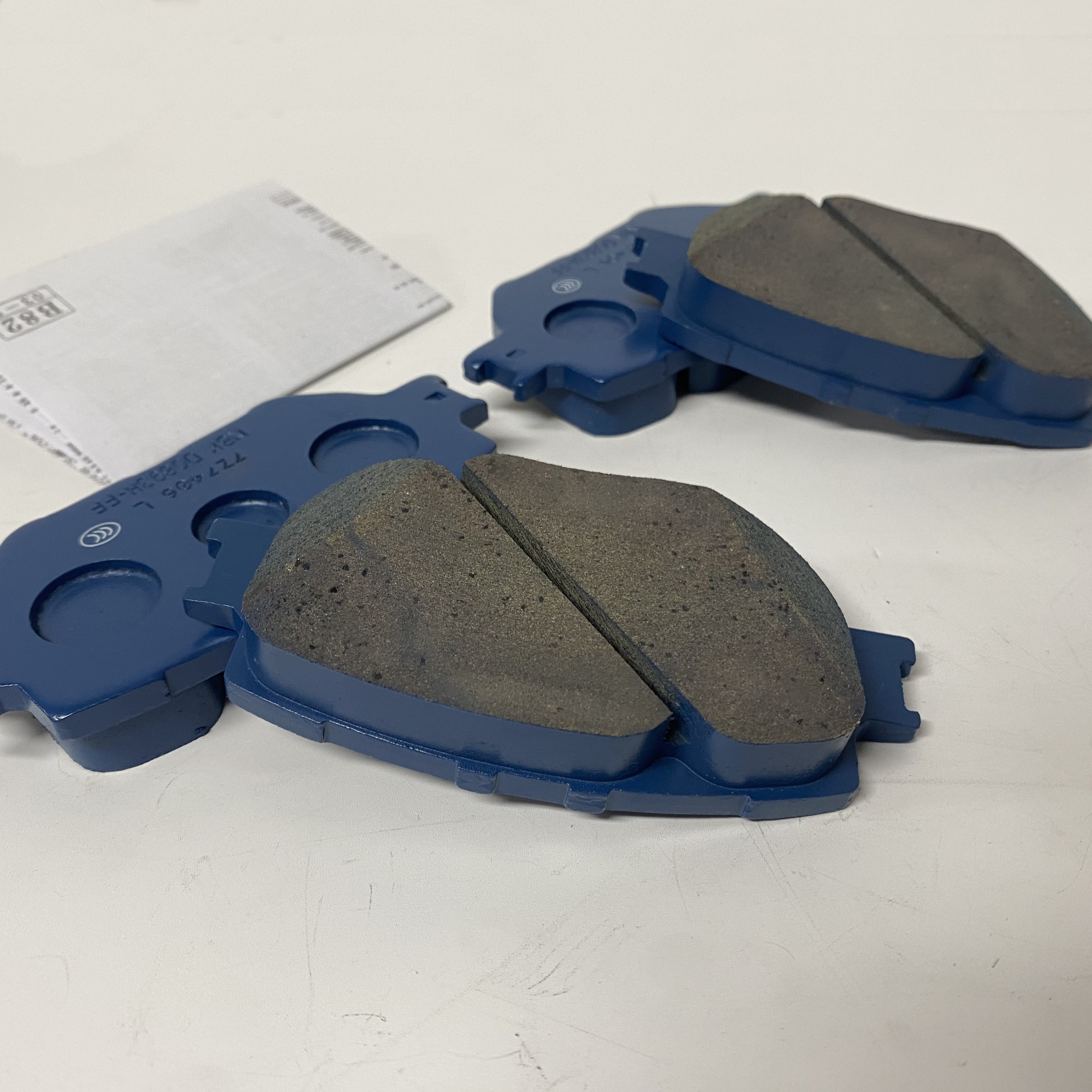04465-30330 Front Brake Pad for Toyota Crown REIZ Lexus IS250 IS300 D1733 0446530330