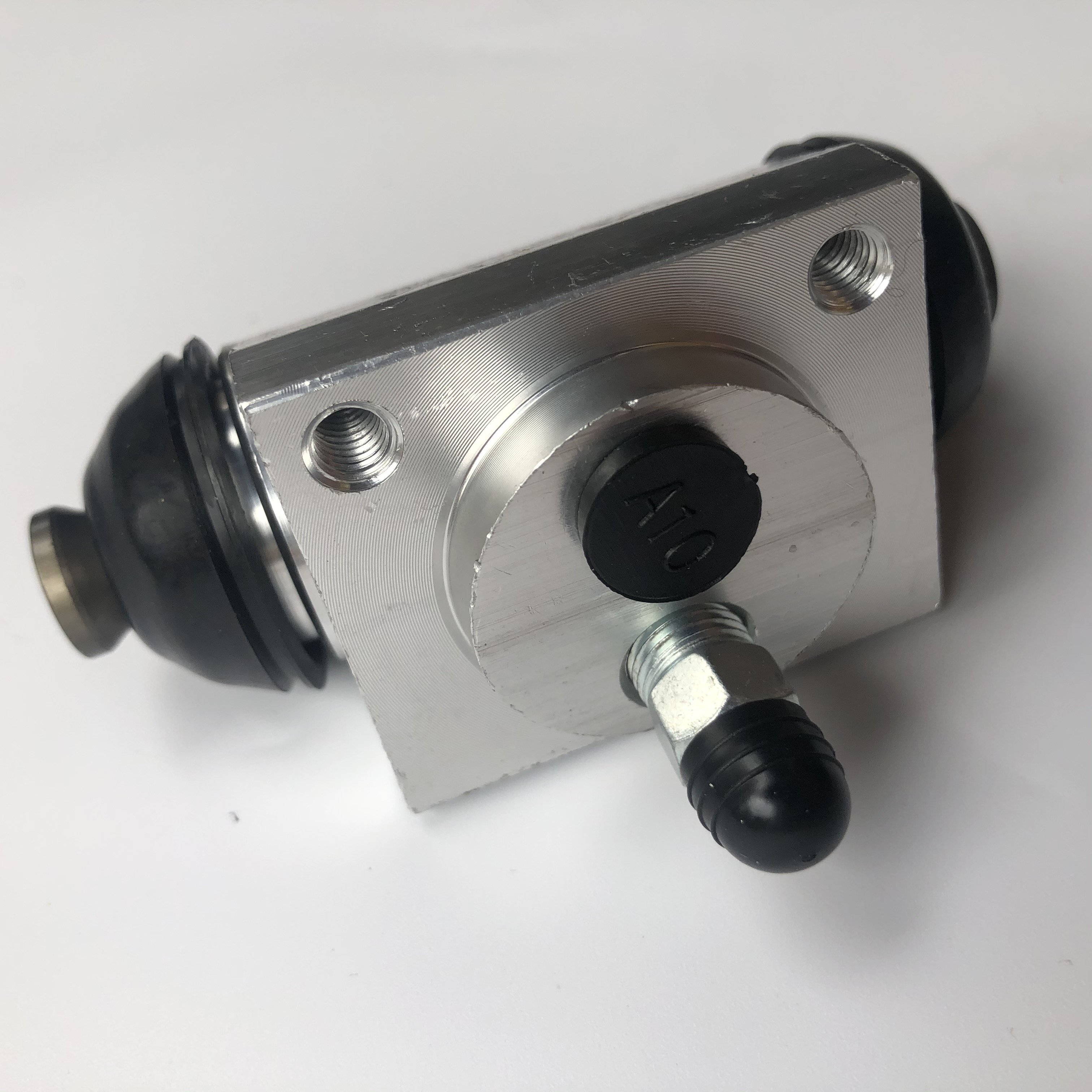 High Quality Auto Parts Brake Cylinder Rear Wheel Brake Cylinder for TOYOTA HILUX VIGO KUN25 KUN26 47550-09090