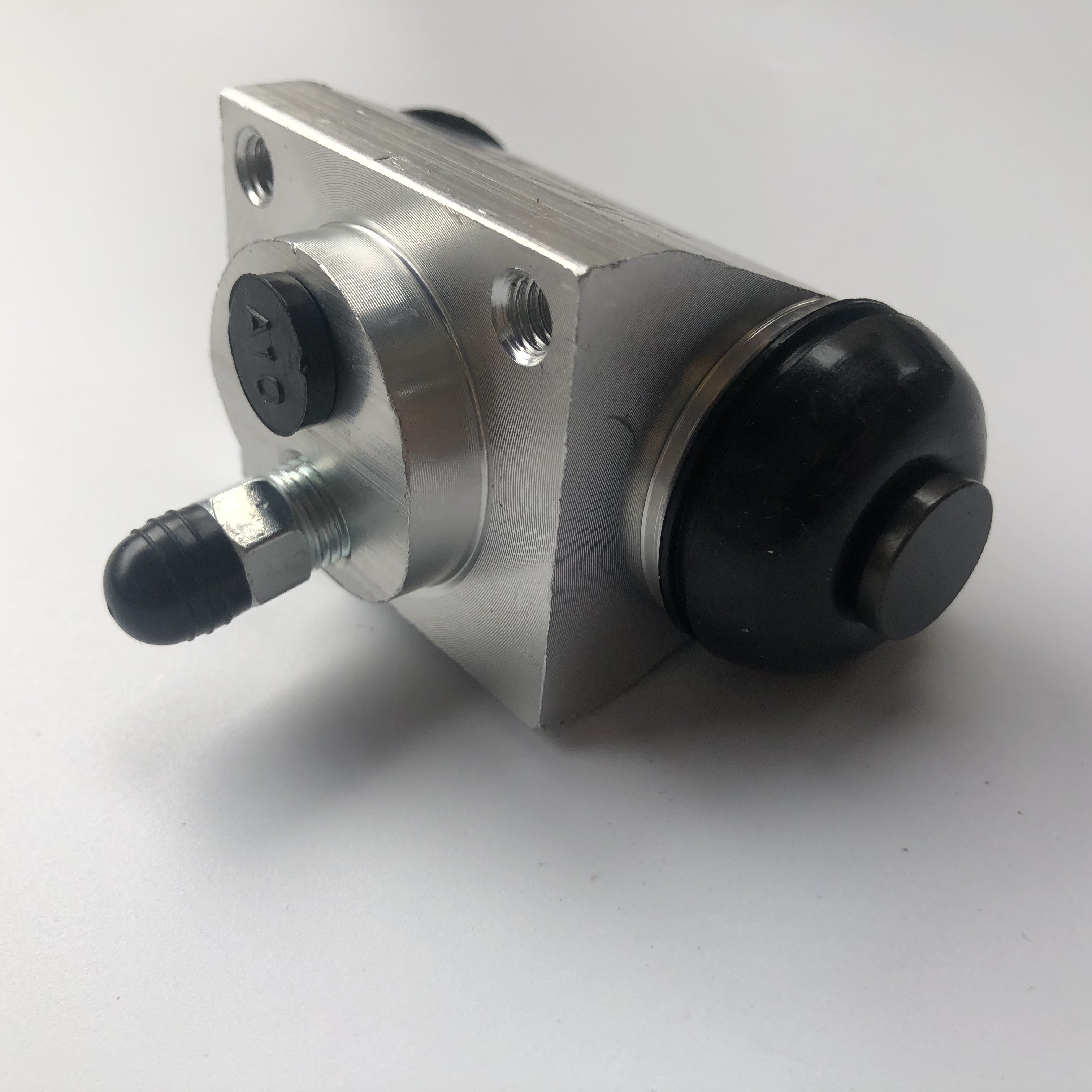 High Quality Auto Parts Brake Cylinder Rear Wheel Brake Cylinder for TOYOTA HILUX VIGO KUN25 KUN26 47550-09090