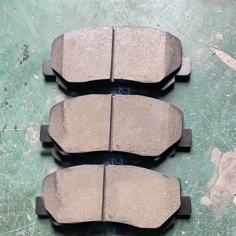 Front Brake Shoe of a Car 04445-0k020 Car Brake Pads CX-5 Auto Ceramic No Noise Brake Pad K0Y13328Z D1060-9N00A K0Y13328Z