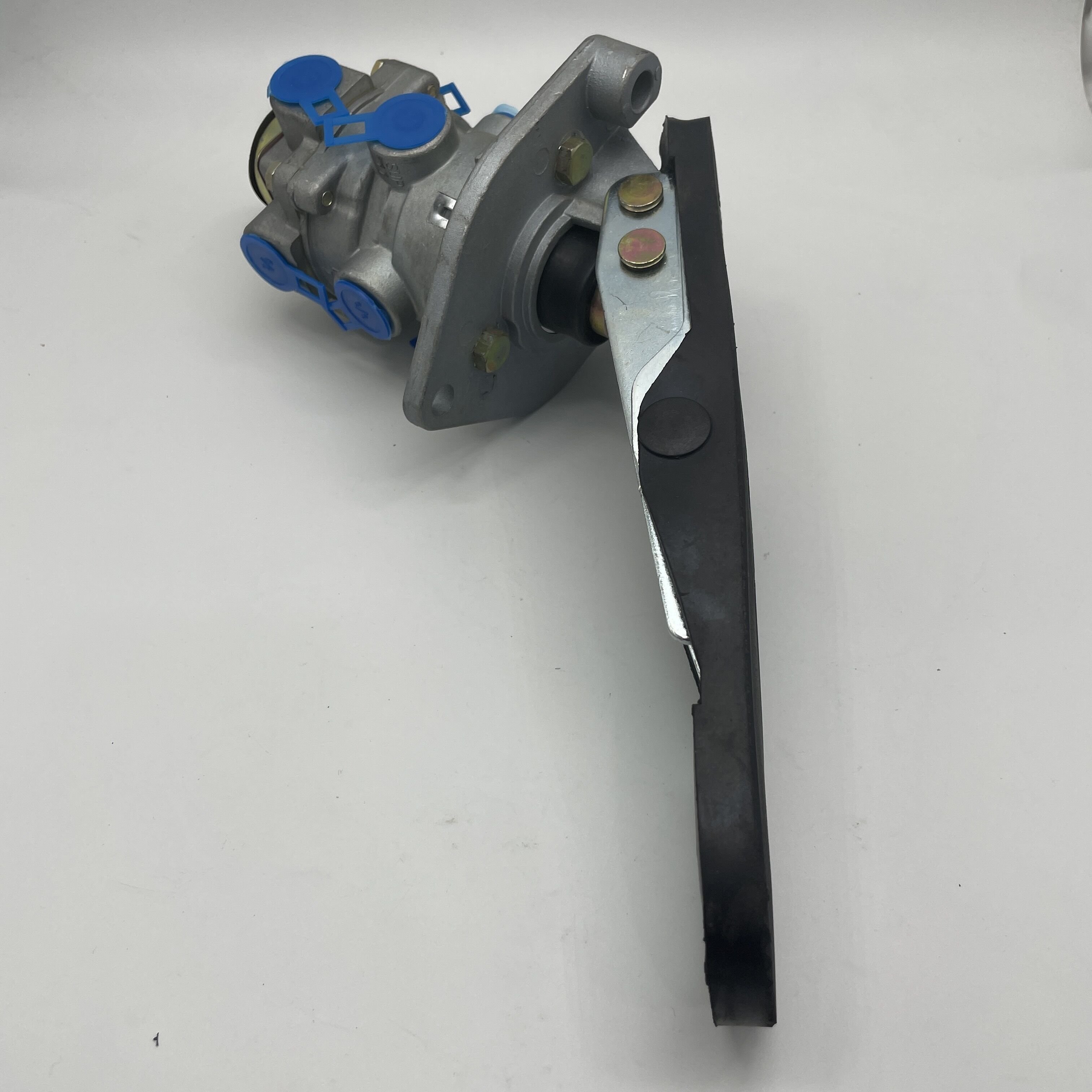 Manufacturers Sell High Quality E-6 FOOT Brake Master Pumps and Brake Master Cylinders With Pedal Brake Valves