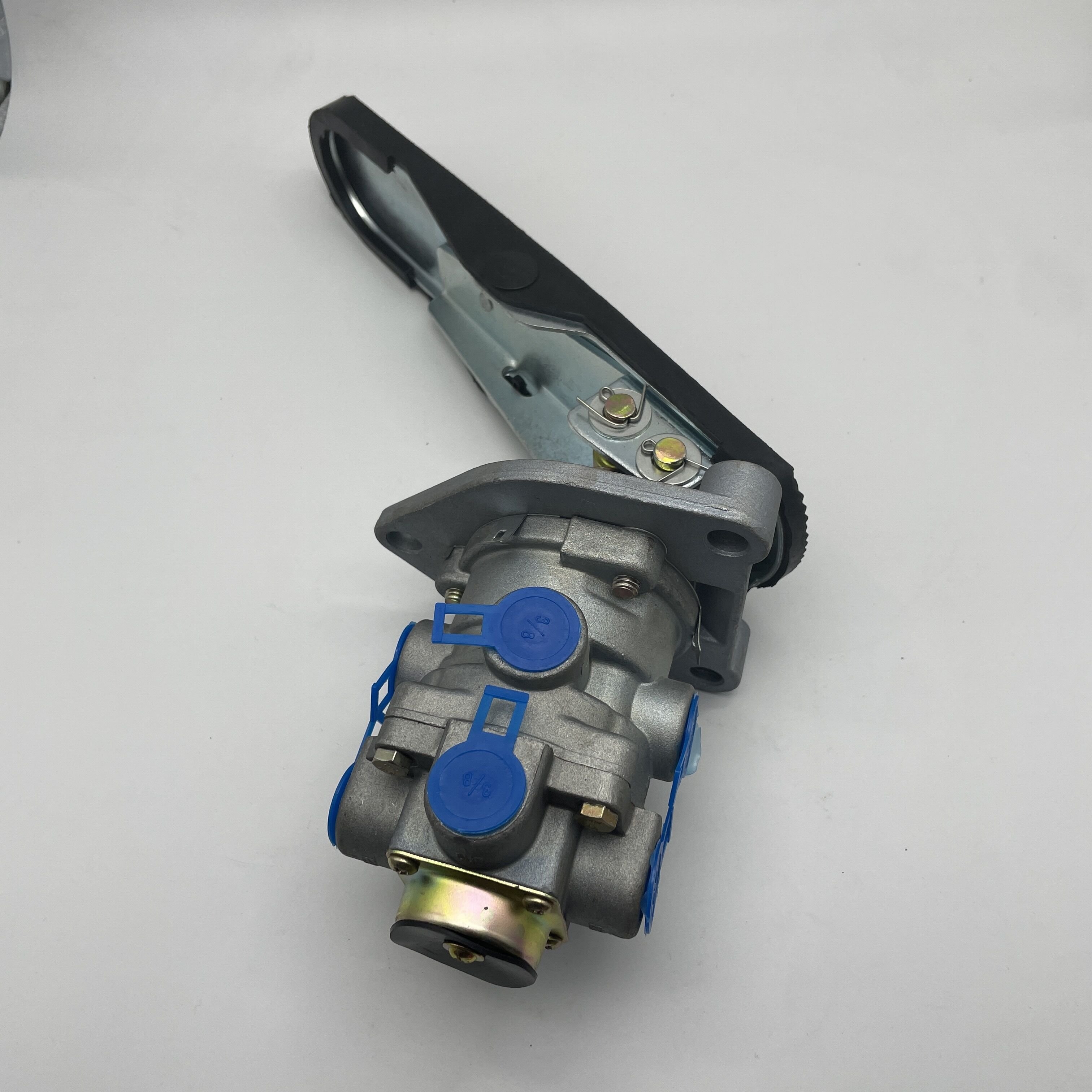 Manufacturers Sell High Quality E-6 FOOT Brake Master Pumps and Brake Master Cylinders With Pedal Brake Valves