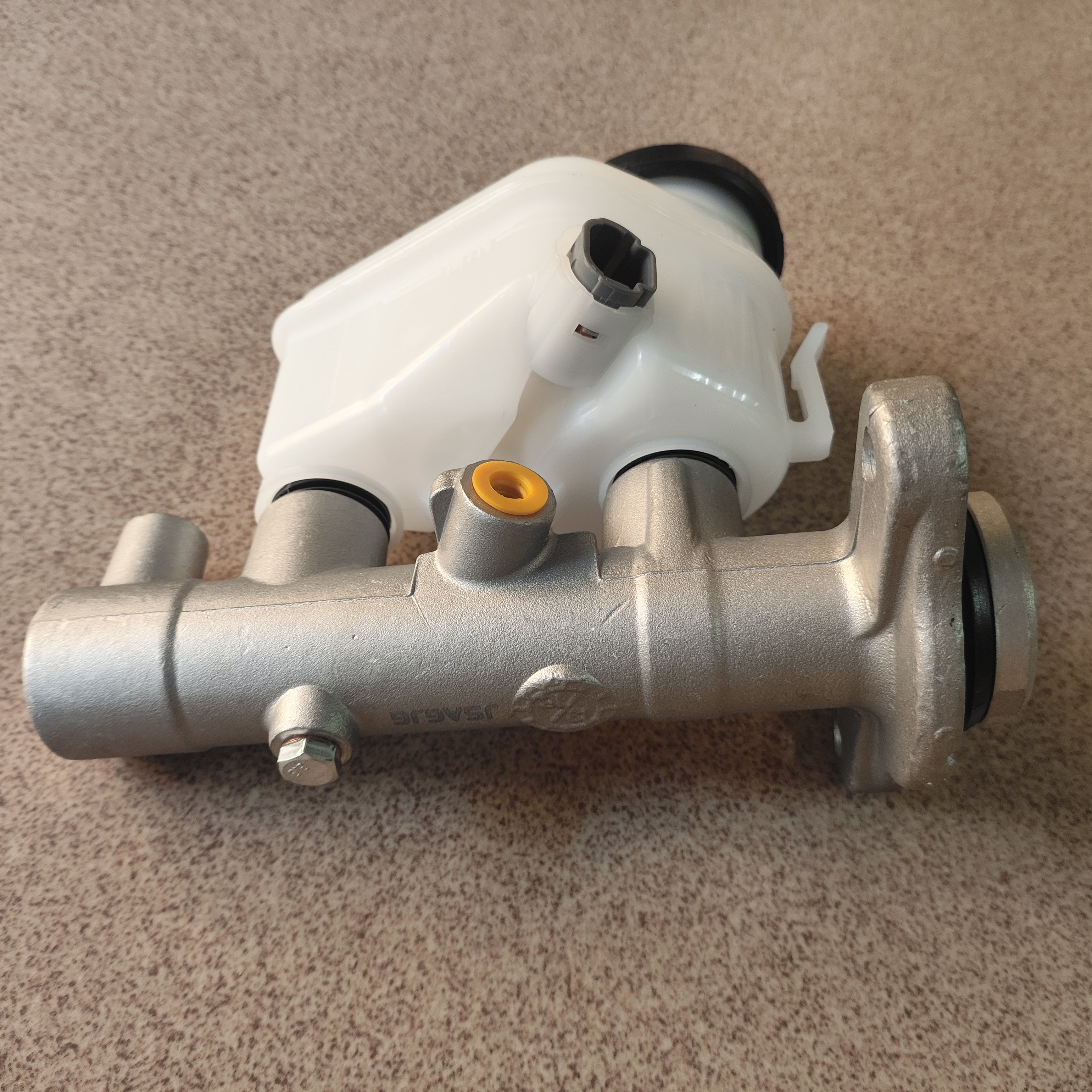 New Condition Parts 47201-12870 Brake Master Cylinder for COROLLA AE111 AE110 AE100 AE92 EE90 472011A050 472011A410 47201-12550