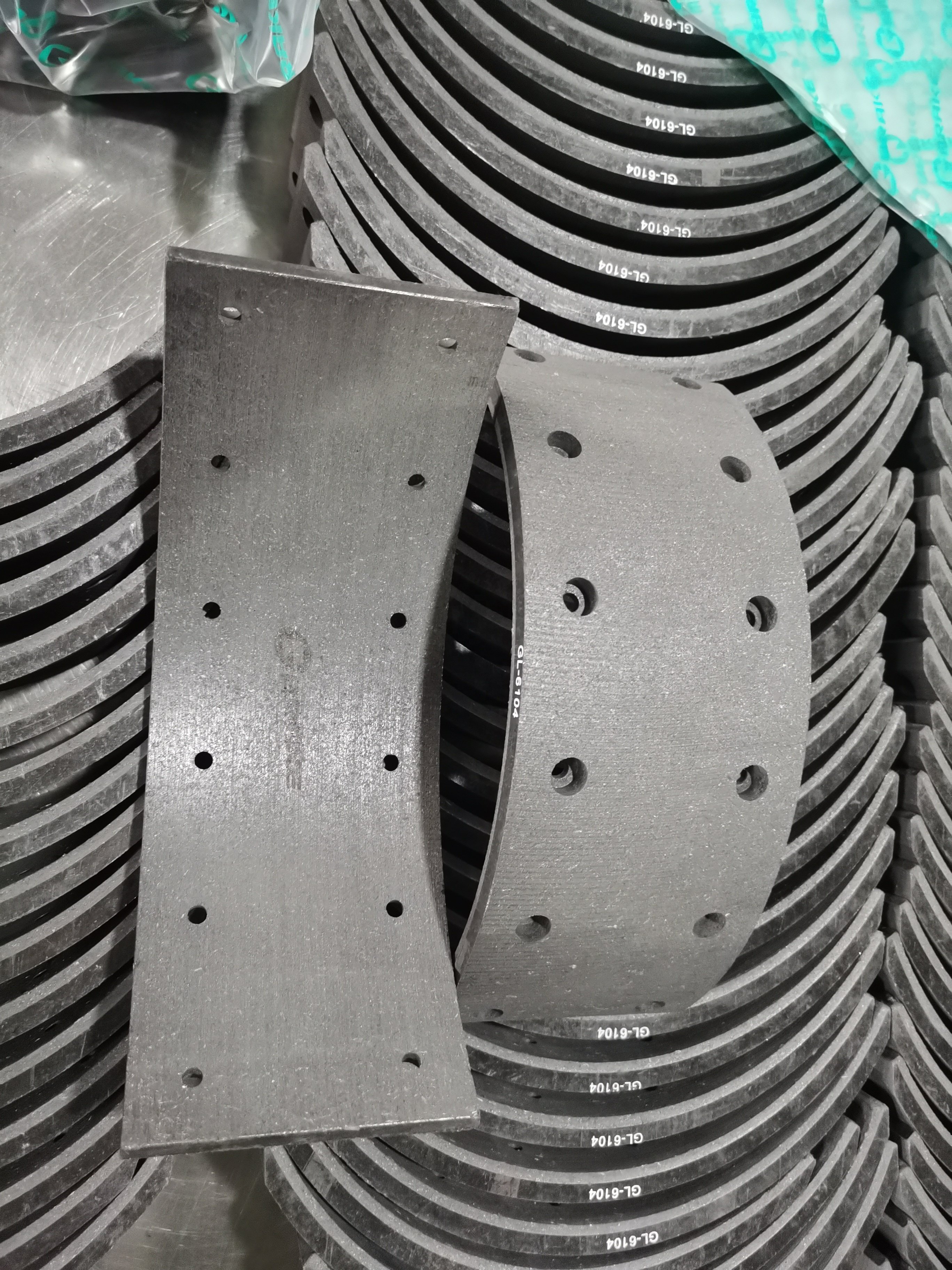 Truck Brake Lining T320-1104/MK501612/MK321243 Truck Brake Shoe Liner Truck Trailer Bus Non Asbestos Material Brake Lining