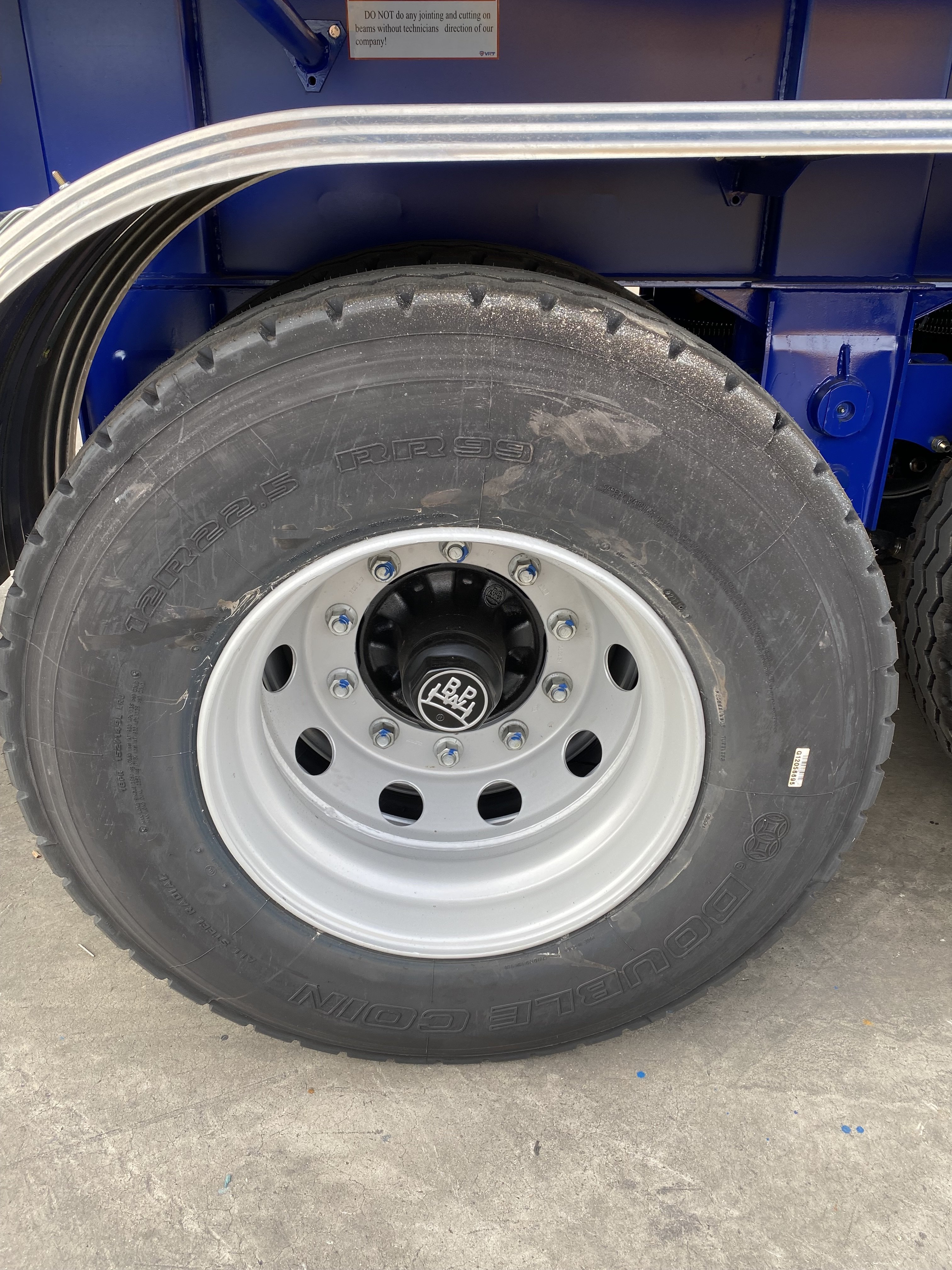 CIMC VICT Hydraulic Cylinder 3 Axles U Type 30 Tons End Dump Trailer Tipper Semi Truck Trailer for Sale