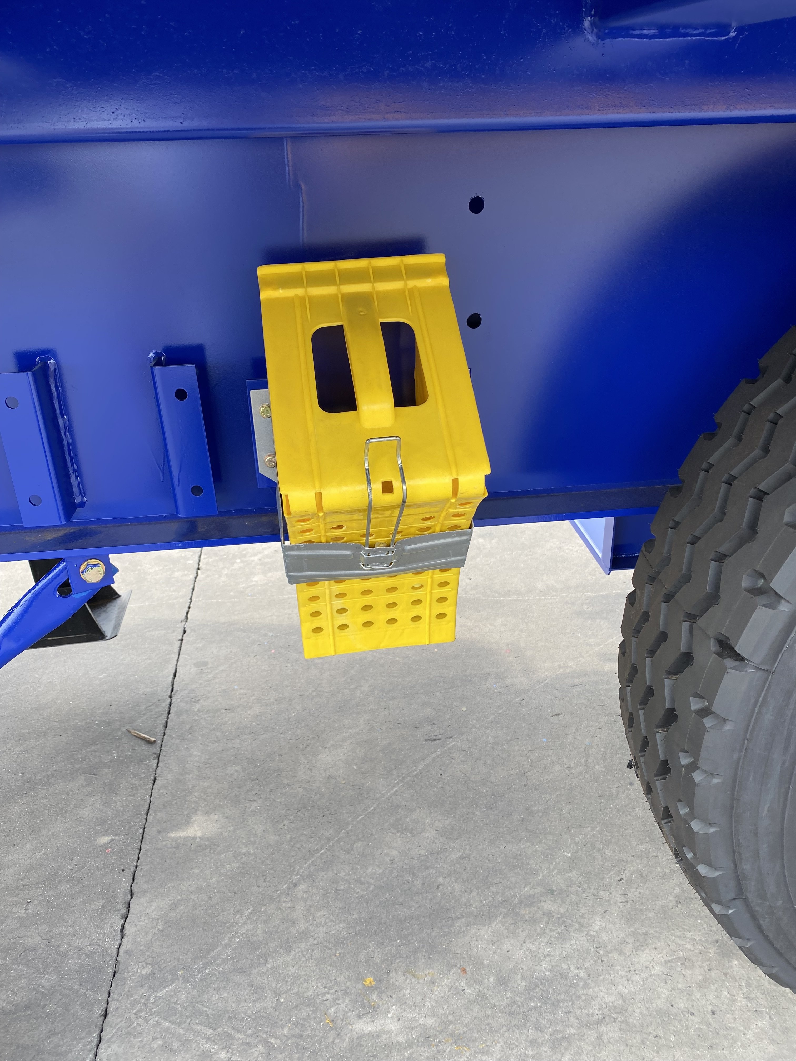 CIMC VICT Hydraulic Cylinder 3 Axles U Type 30 Tons End Dump Trailer Tipper Semi Truck Trailer for Sale