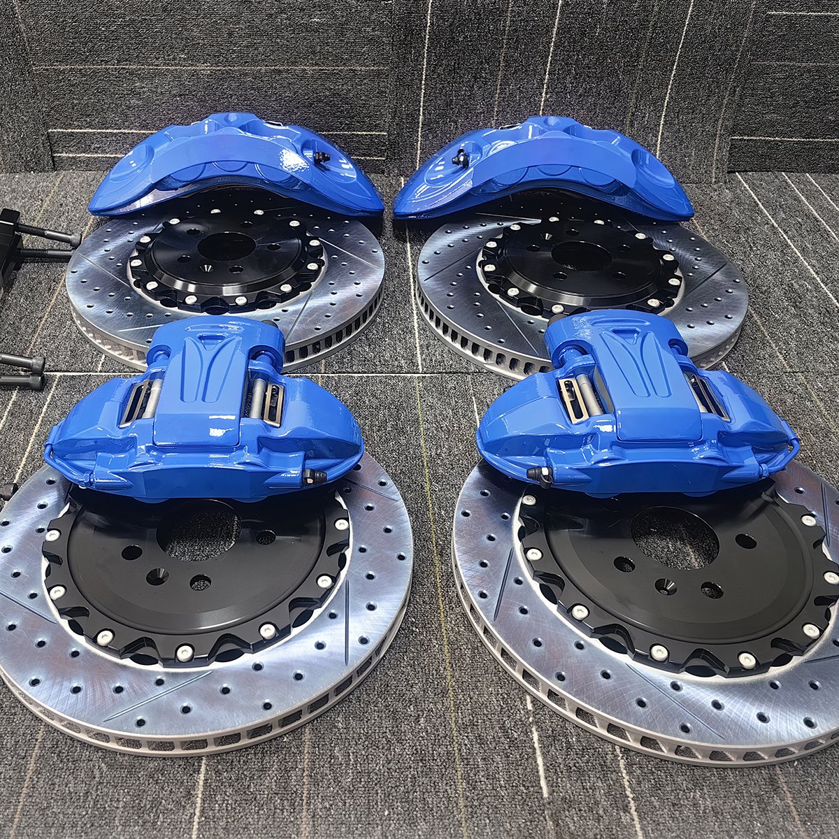 Automobile Brake Kit 9N 6 Piston Brake Calipers, Electromechanical Integrated 4 Piston Calipers for F Type Pace XE XF XJ Series