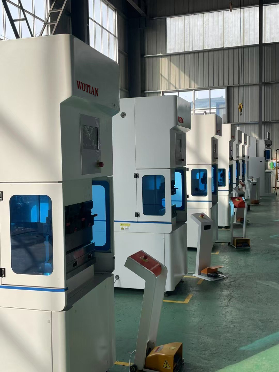 CT8 Servo Press Brake 40T Single Cylinder Cnc Mini Hydraulic Press Brake 1050mm Small Cnc Press Brake