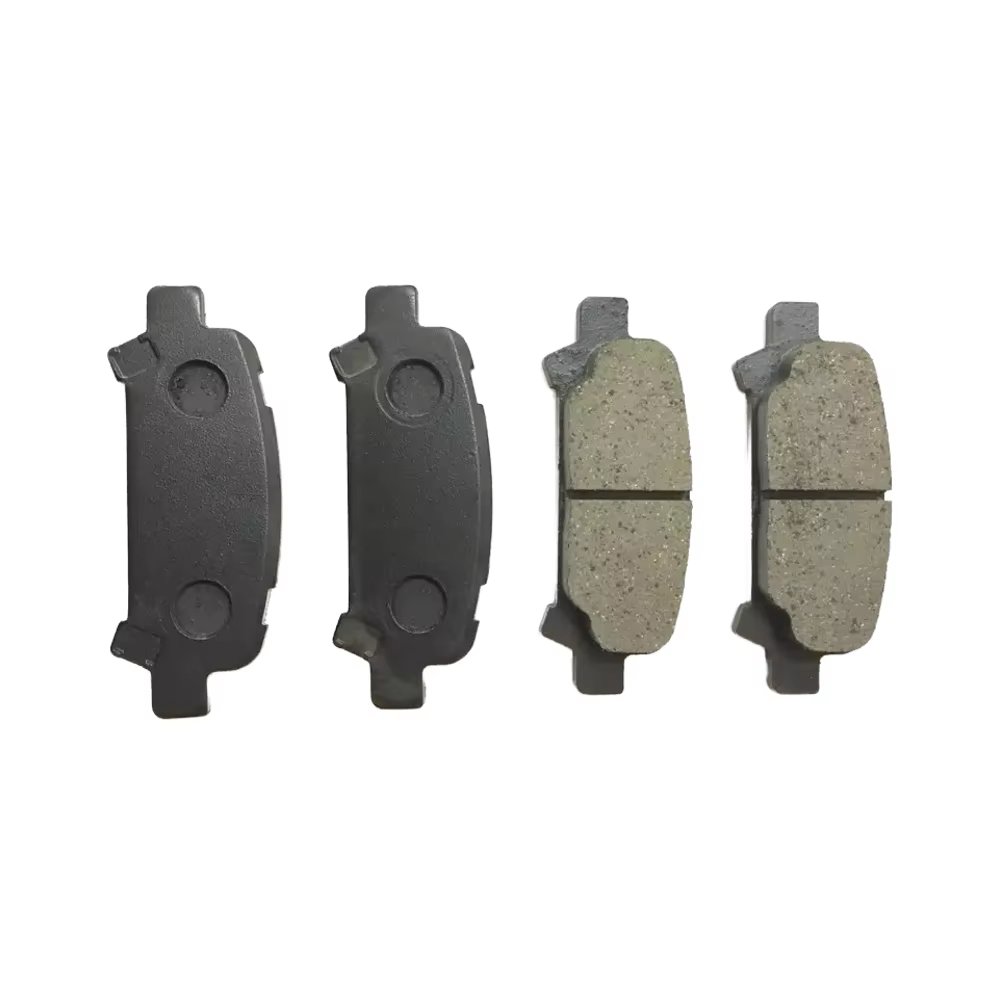 Auto Brake Pad Factory Direct Noise-Free NAO Metal Material Ceramic Front Brake Pad for Nissan Isuzu