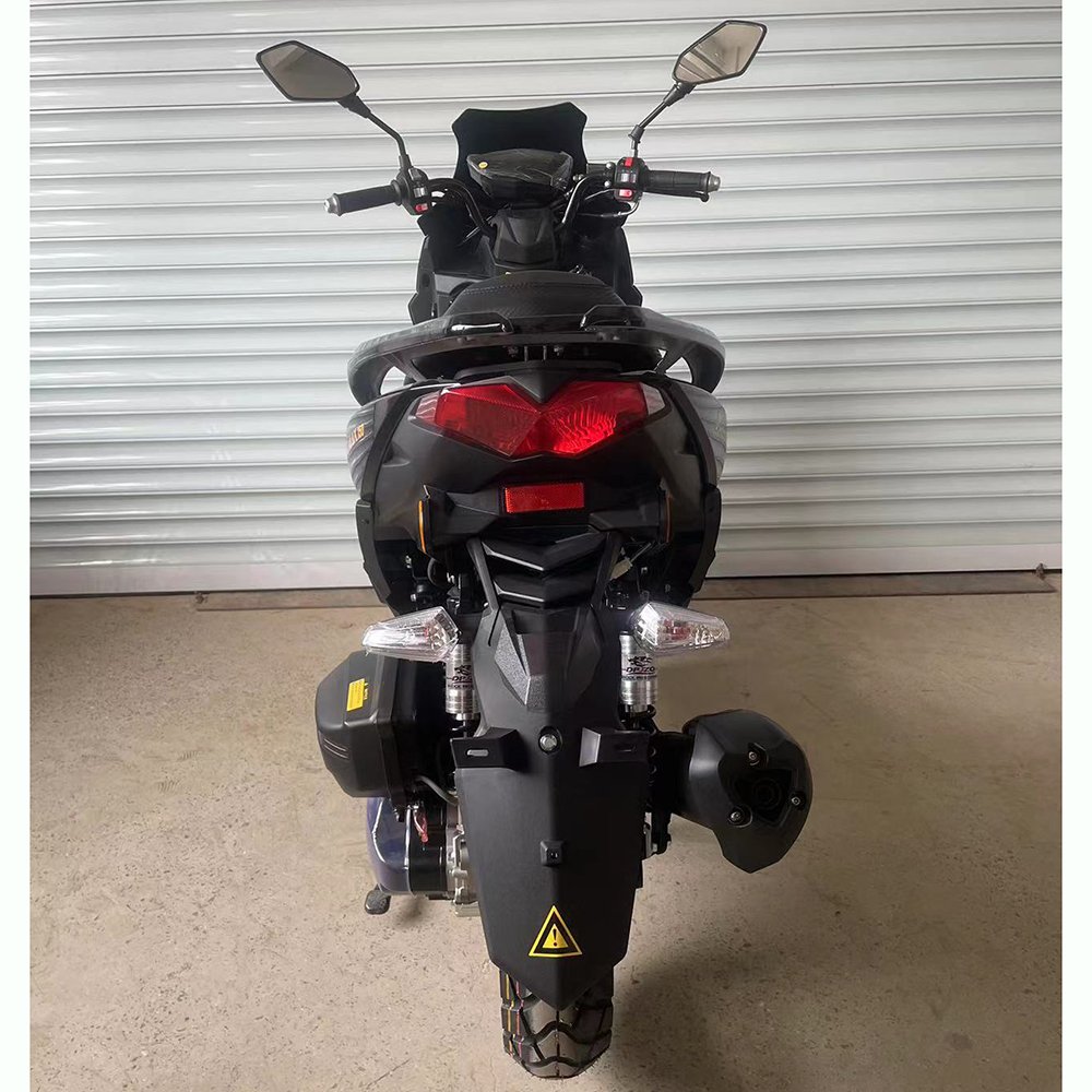 Factory Direct Sales of Cheap Gasoline Motorcycles 4 Stroke Engine Withe Disc Brake Petrol Scooters Adult Size