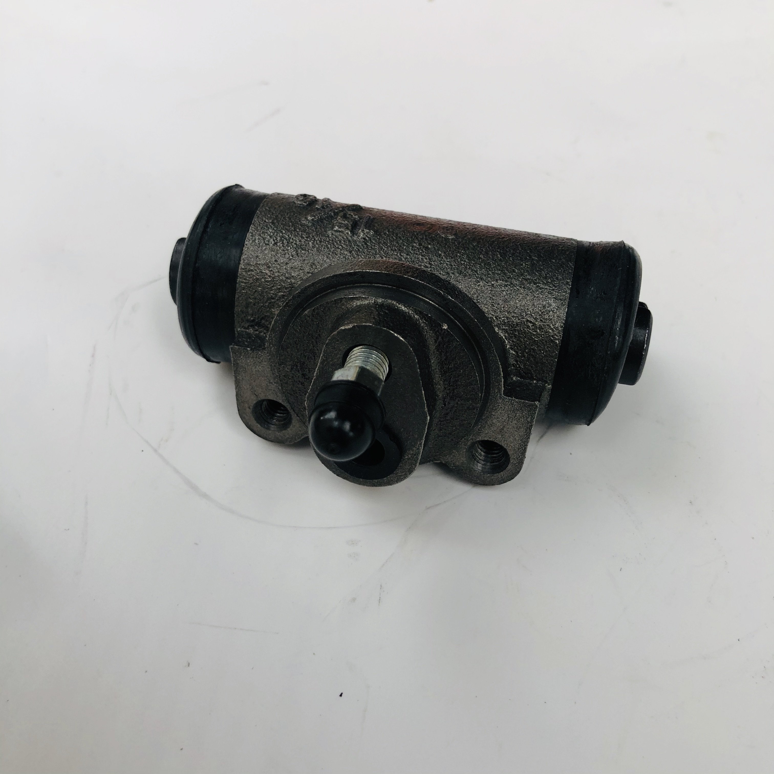 High Quality Brake Wheel Cylinder for FORD RANGER2.2 3.2 MAZDA BT-50 UR58-26-610 UH71-26-710