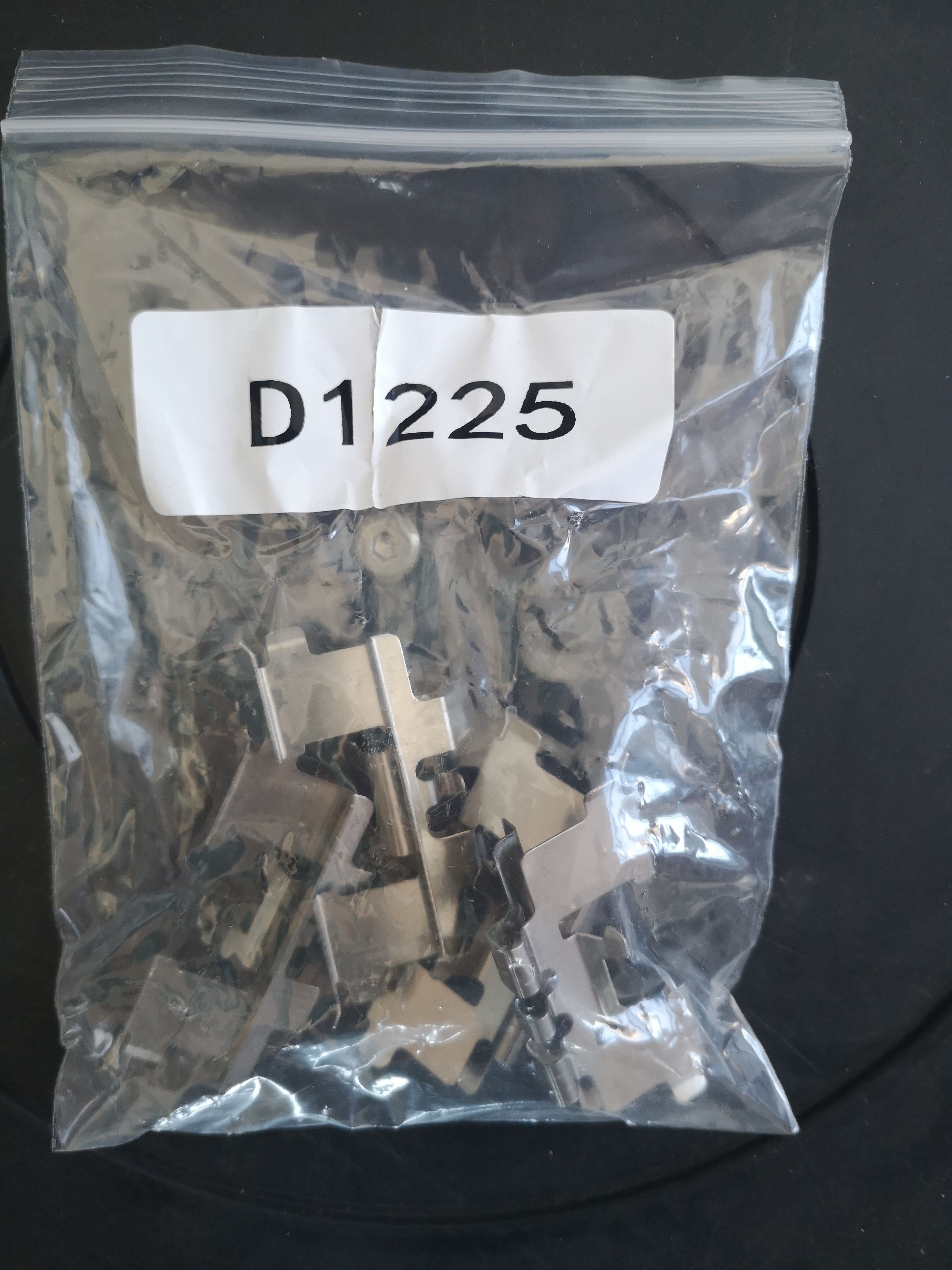 Auto System Size Verified Manufacturers Brake Pads Accessories Kits OEM D1225 for Ford Brake Pads Clips