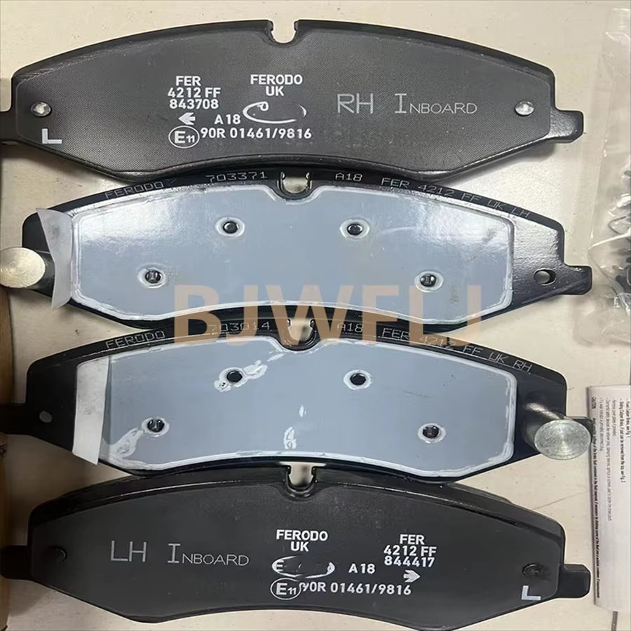 High Quality Wholesale R134700 LR051626 Front Brake Pads Lr051626, for Land Rover Range Sport 14-15 Range 13-15