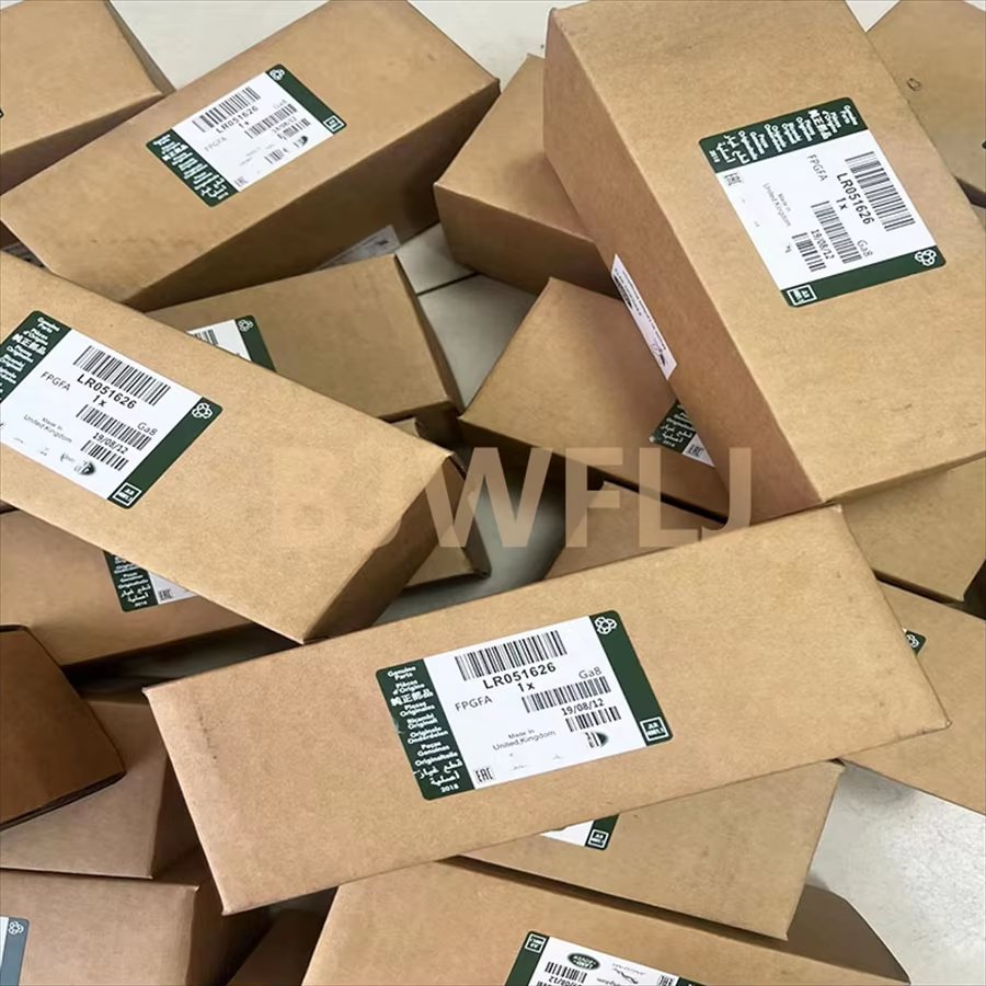 High Quality Wholesale R134700 LR051626 Front Brake Pads Lr051626, for Land Rover Range Sport 14-15 Range 13-15