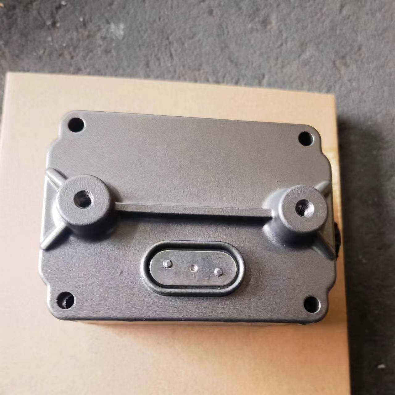 Gearbox SLAVE CYLINDER Gearbox Valve Housing 2760914 1493769 2082090 2447369 for SCANIA
