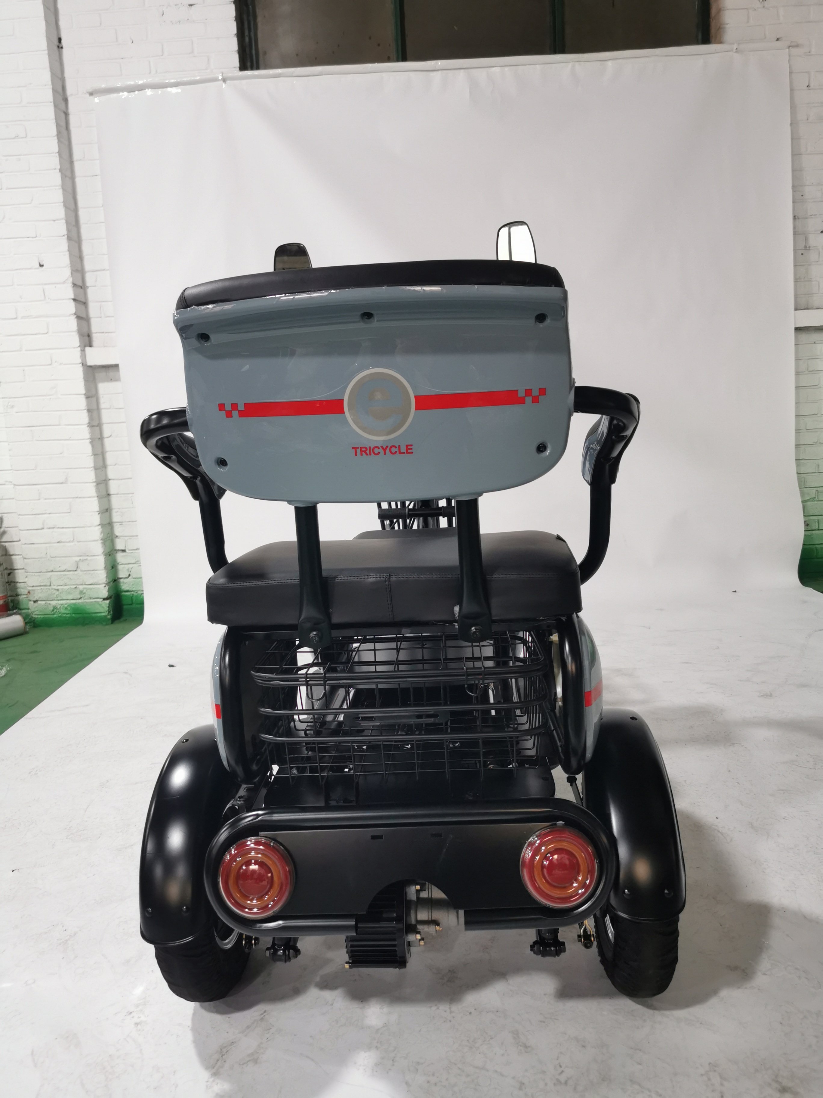2024 Chinese Factory Hot Sale 3 Wheel Electric Tricycle 600w Popular Electric Passenger Scooter
