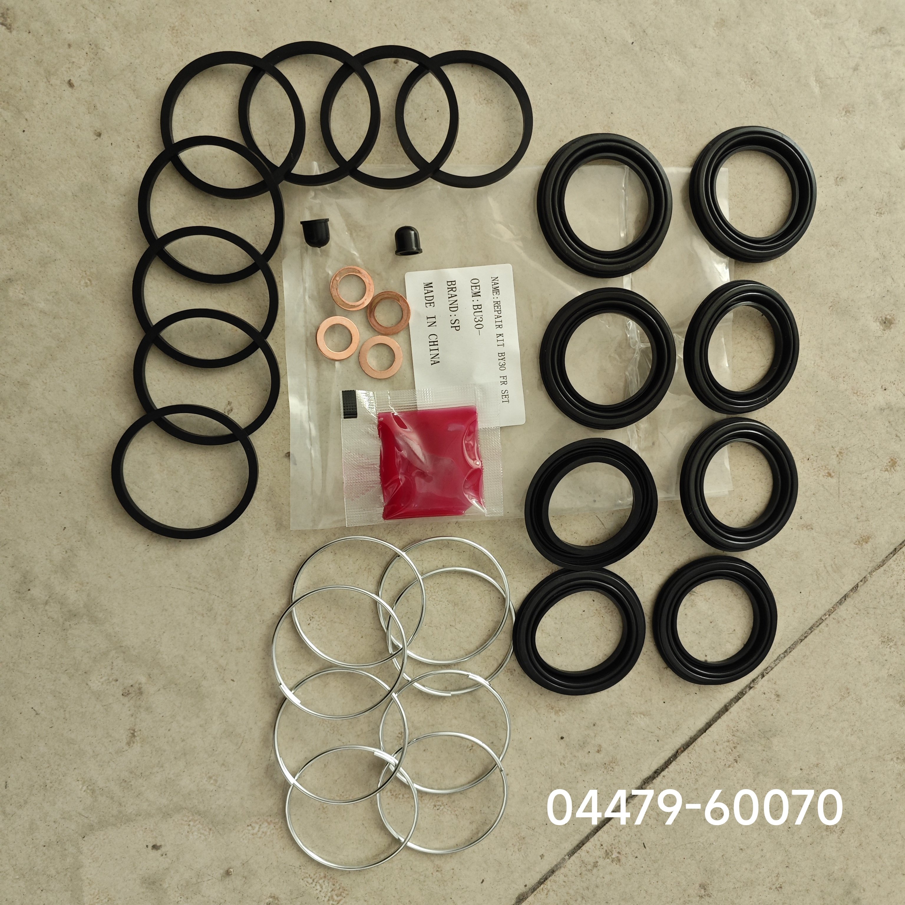 High Quality Front Disc Brake Cylinder Caliper Seal Kit 04479-60070 for toyota Land Cruiser Dyna for LEXUS GX LX