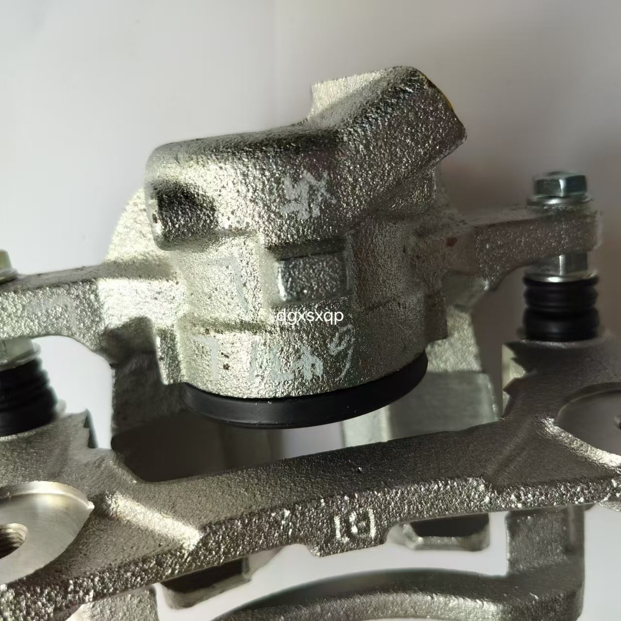 Wuling Glory 6407 Auto Front Brake Caliper Front Pump Super Wear-resistant to Reduce Braking Noise