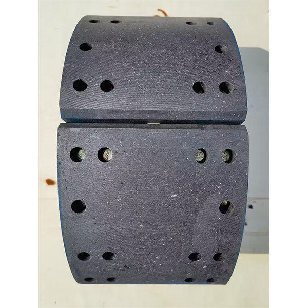 Ho Wo Shac Man Heavy Truck Semi-metal Brake Pads Made in China Brake Pads Disc Brake