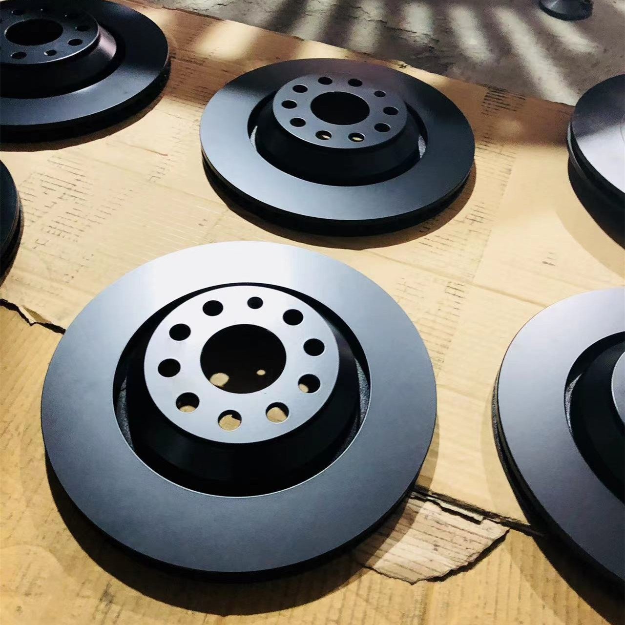 Auto Parts Performance Vented Drilled Slotted Brake Disk for LADA NIVA