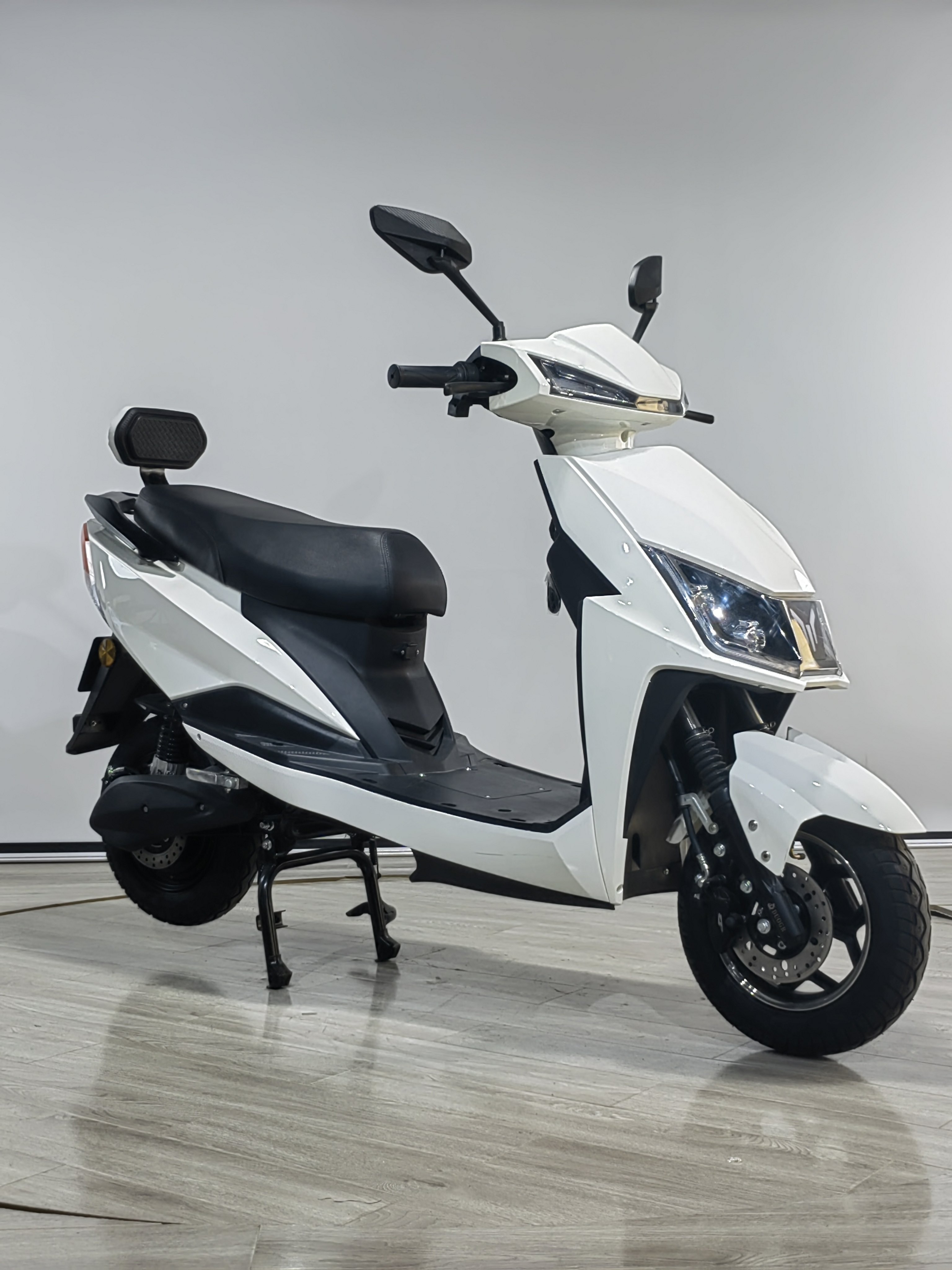 Factory High-speed Customized Electric Scooter EEC 1500w 65km/h Adult Fast Electric Motorcycle