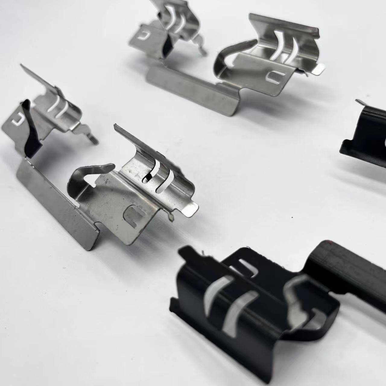 D1707 Rear Disc Brake Hardware Kit Brake Pad Abutment Clip Clamp
