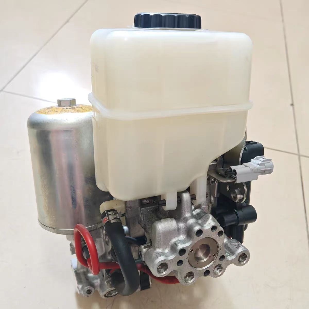 For Toyota LC120 LC150 Cruiser LC200 FJABS Pump Brake Master Cylinder Original Disassembly Used Brake ABS Pump Assembly