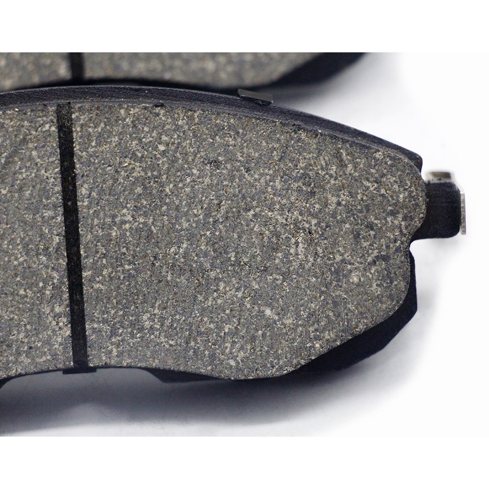 D10609W00B No Noise Premium Front Ceramic Disc Brake Pad for Nissan Sentra Altima Versa SUZUKI SX4 INFINITI G35 I35