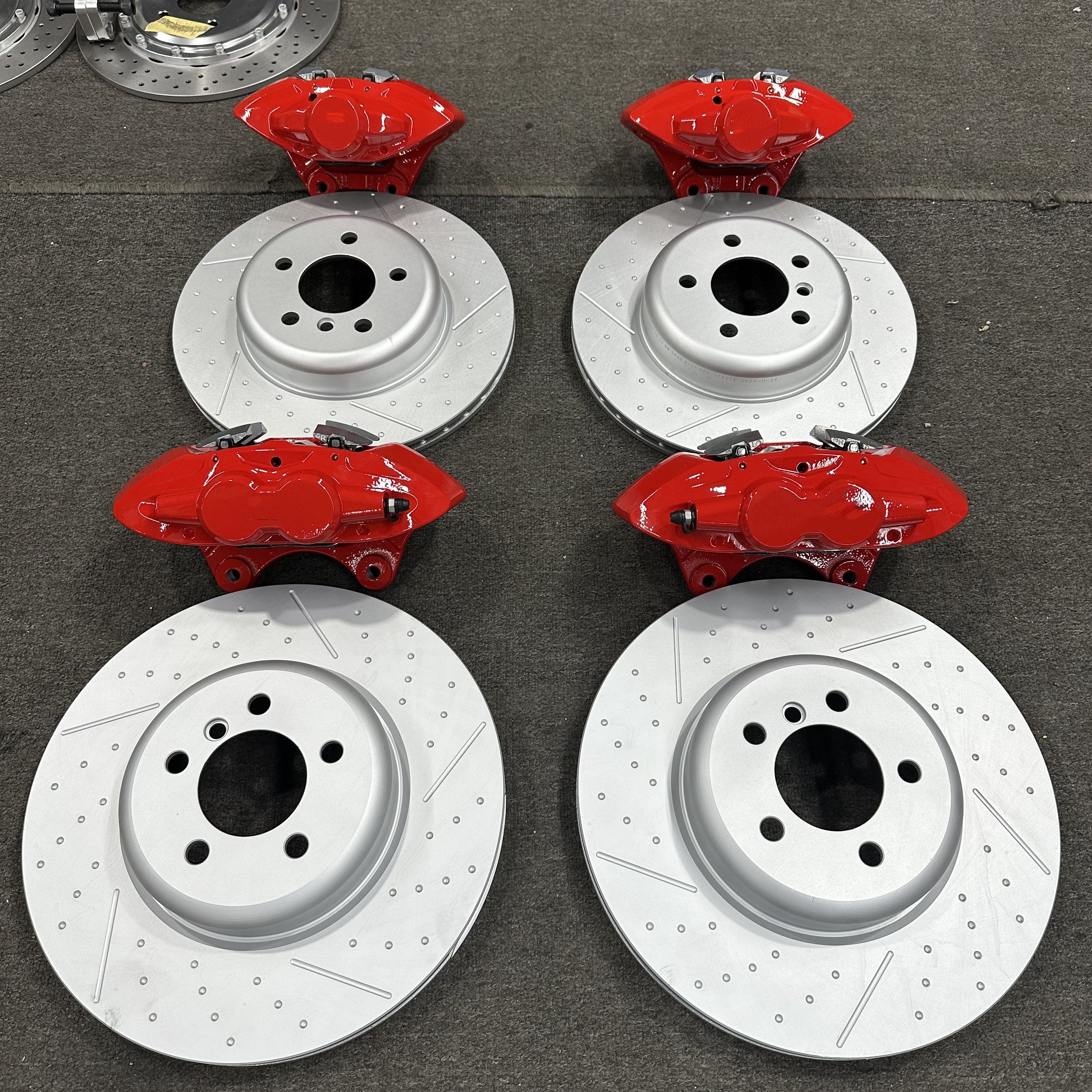 Factory Price Aluminum 4/6 Piston Front Wheel BMW Red Brake Caliper for BMW E46/F30/M5/M4/X5 F22 F20 F10 E92 E93 E90