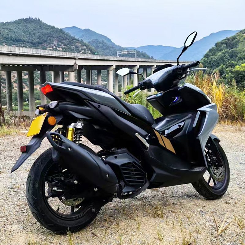 2025 NVX 150cc Gas Scooter New Arrival Powerful 4 Stroke Water Cooled Engine 105km/h Max Speed ABS Disc Brake Gasoline