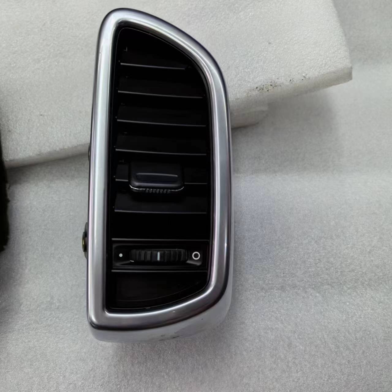 Pure Original Genuine air Vent for 2011~2016 Year Porsche Cayenne air Outlet air Conditioner