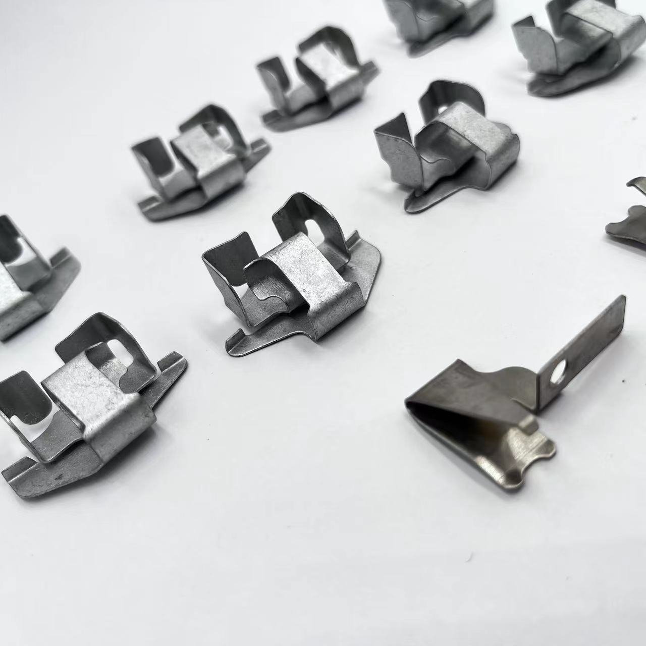 D1067 Brake Pad Accessories Fitting Kits Repair Kit Clips for FORD 5C3Z-2200-BA Disc Brake Repair Kit