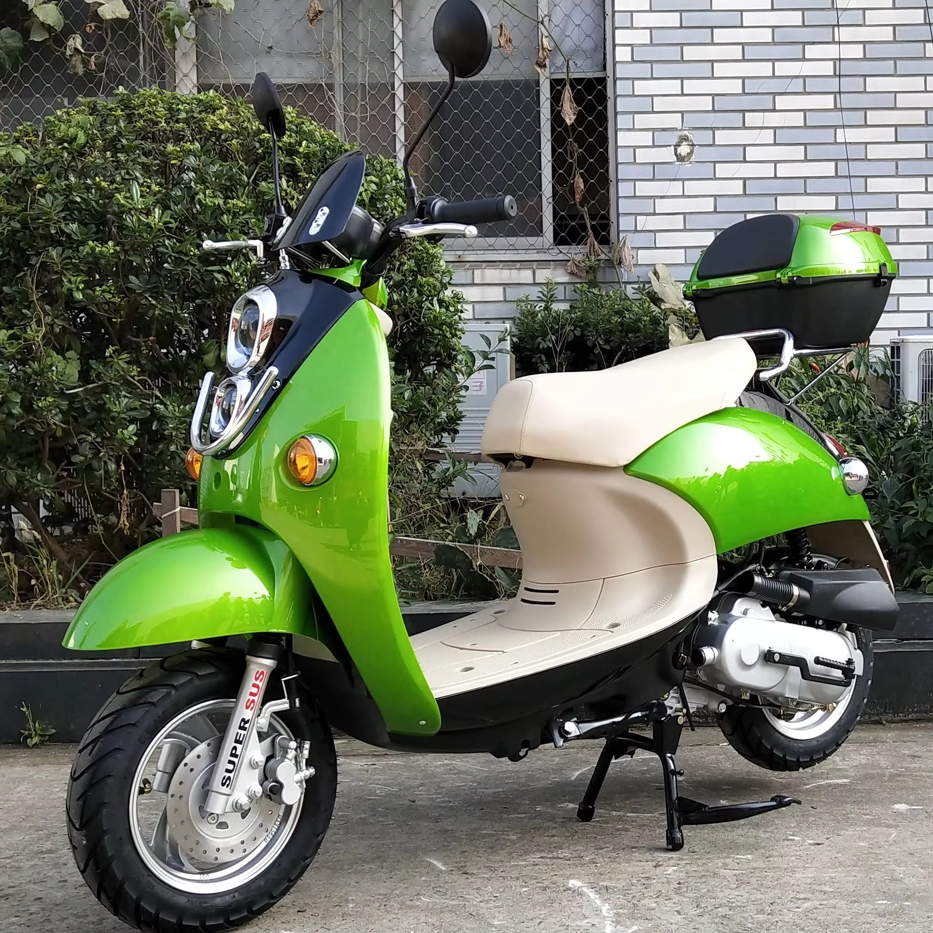 Hot Selling Electric Moped Bike with Pedals Factory Cheap Electric Scooter