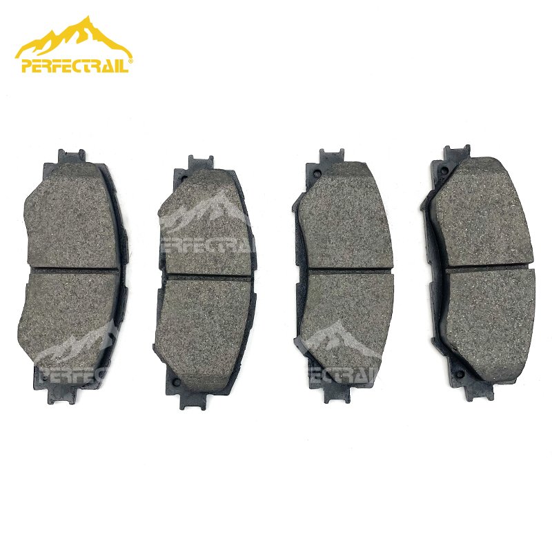 D1210-8330 04465-02220 Auto Parts Ceramic Disc Front Brake Pad for Toyota Corolla Auris Matrix RAV4 for Lexus HS250H