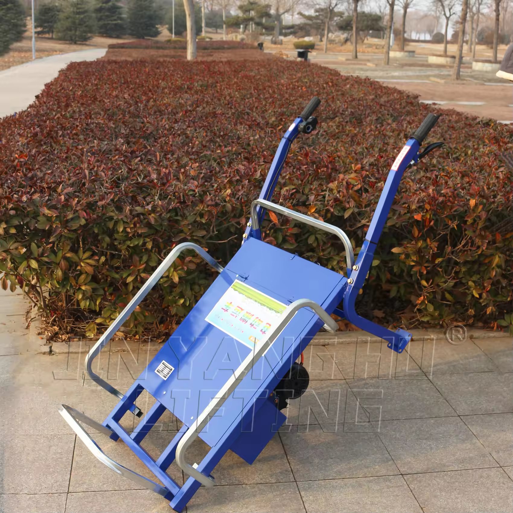 2024 Hot Sale Heavy Duty Steel Mountain Climbing Wheel Barrow Wheelbarrow Motorized for Farms Orchards Livestock Areas