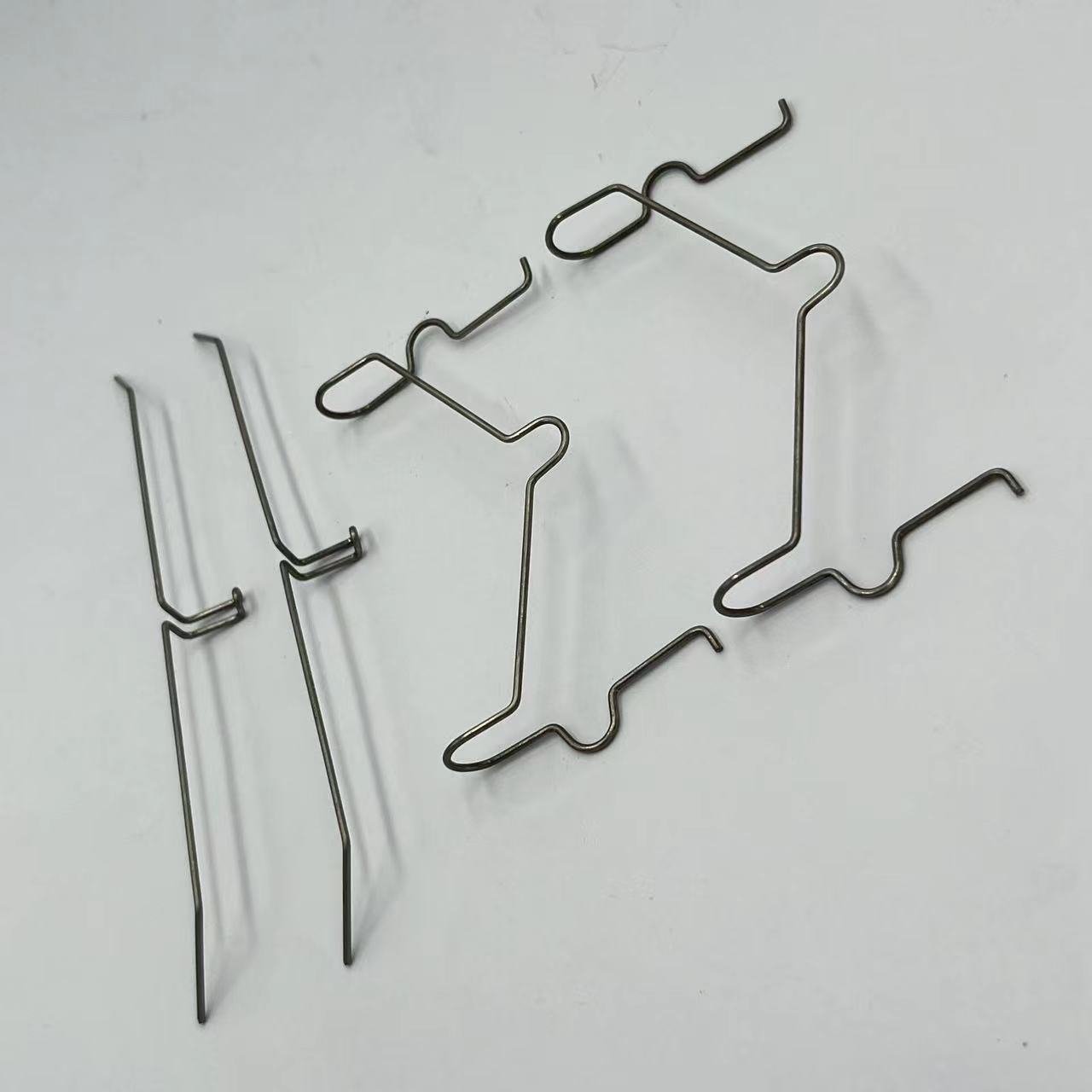 D1303 Auto Part Front Disc Brake Pad Holder Clip for Lexus 04465-60280