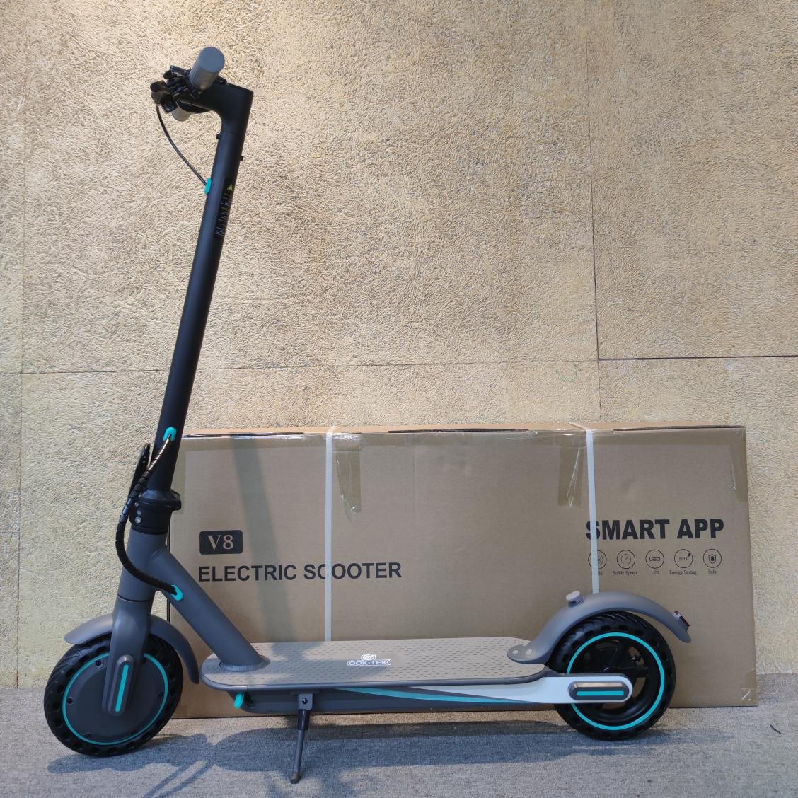 Fast Shipping EU US Warehouse Stock 8.5Inch 350W 10.5Ah V8 Cheap E Electric Scooters for Adults