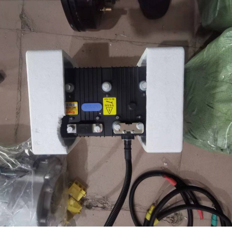 Electric Vehicle Low Speed Three-wheeled Four-wheeler Axle Load 3-5 Tons 10KW AC Motor High Power Large Torque